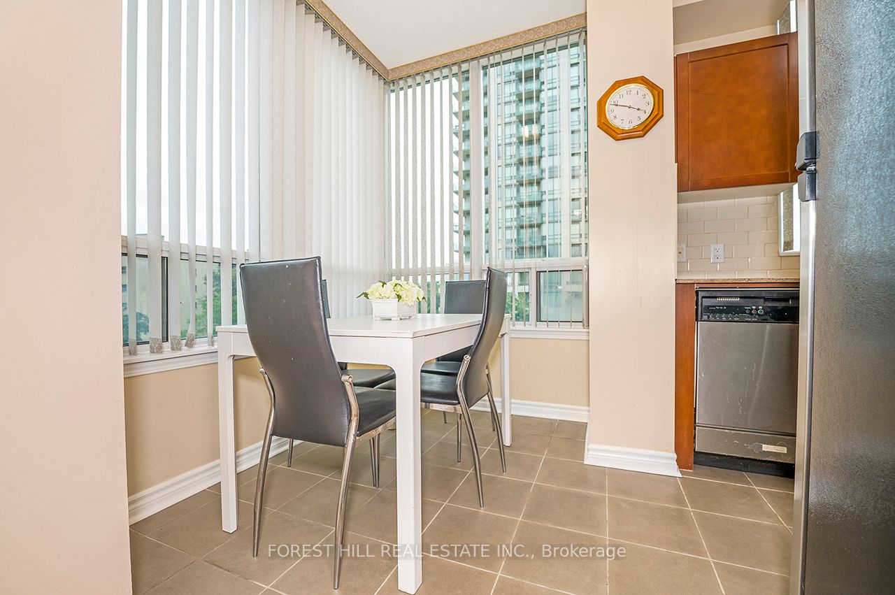3504 Hurontario St, #505