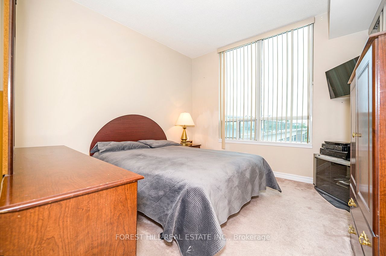 3504 Hurontario St, #505