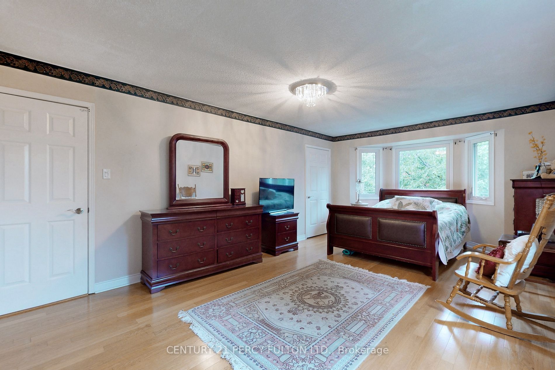 6576 Mockingbird Lane
