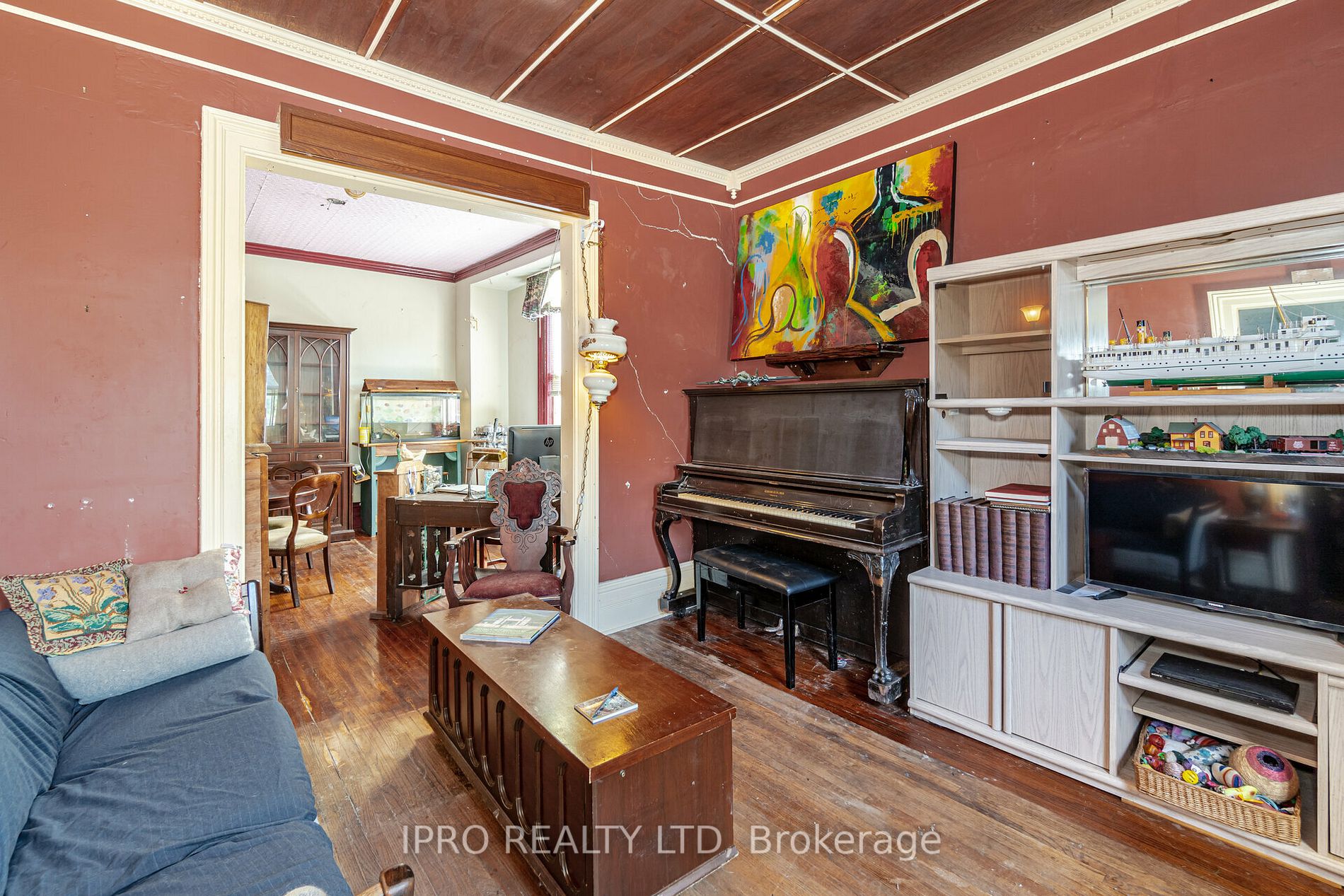 93 Church St E