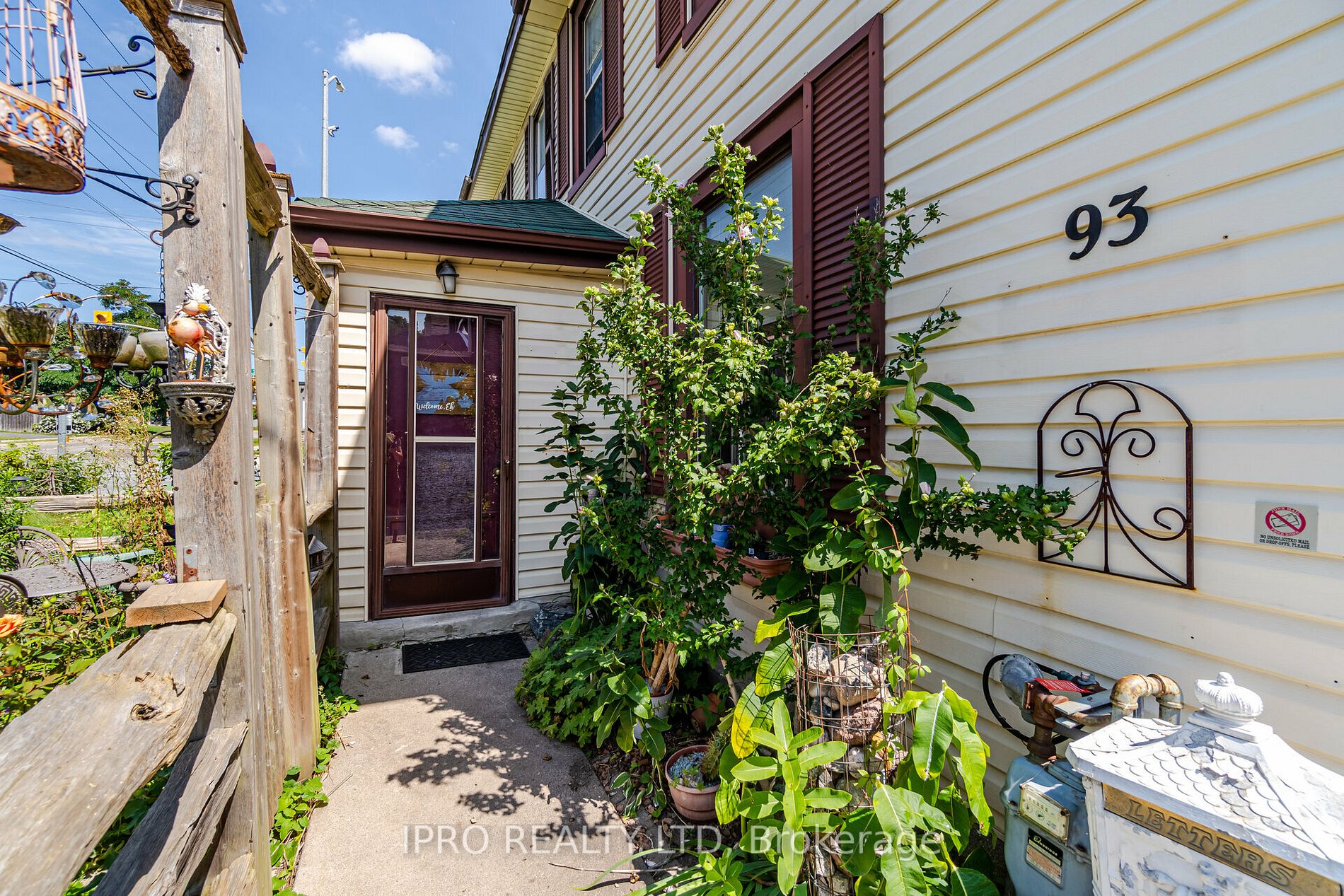 93 Church St E