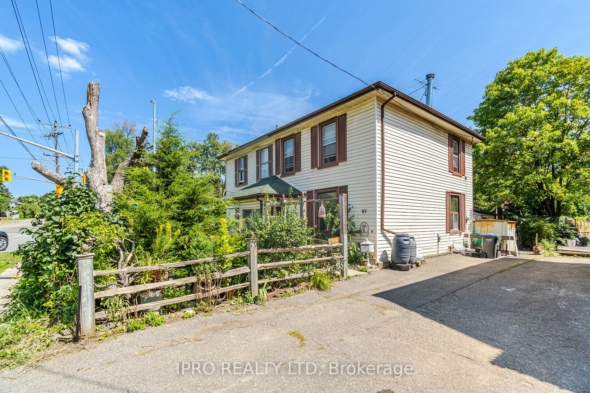 93 Church St E