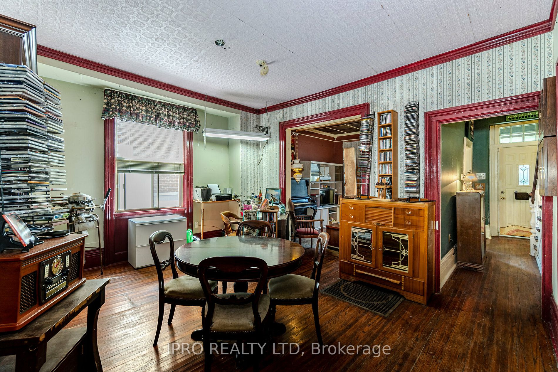 93 Church St E