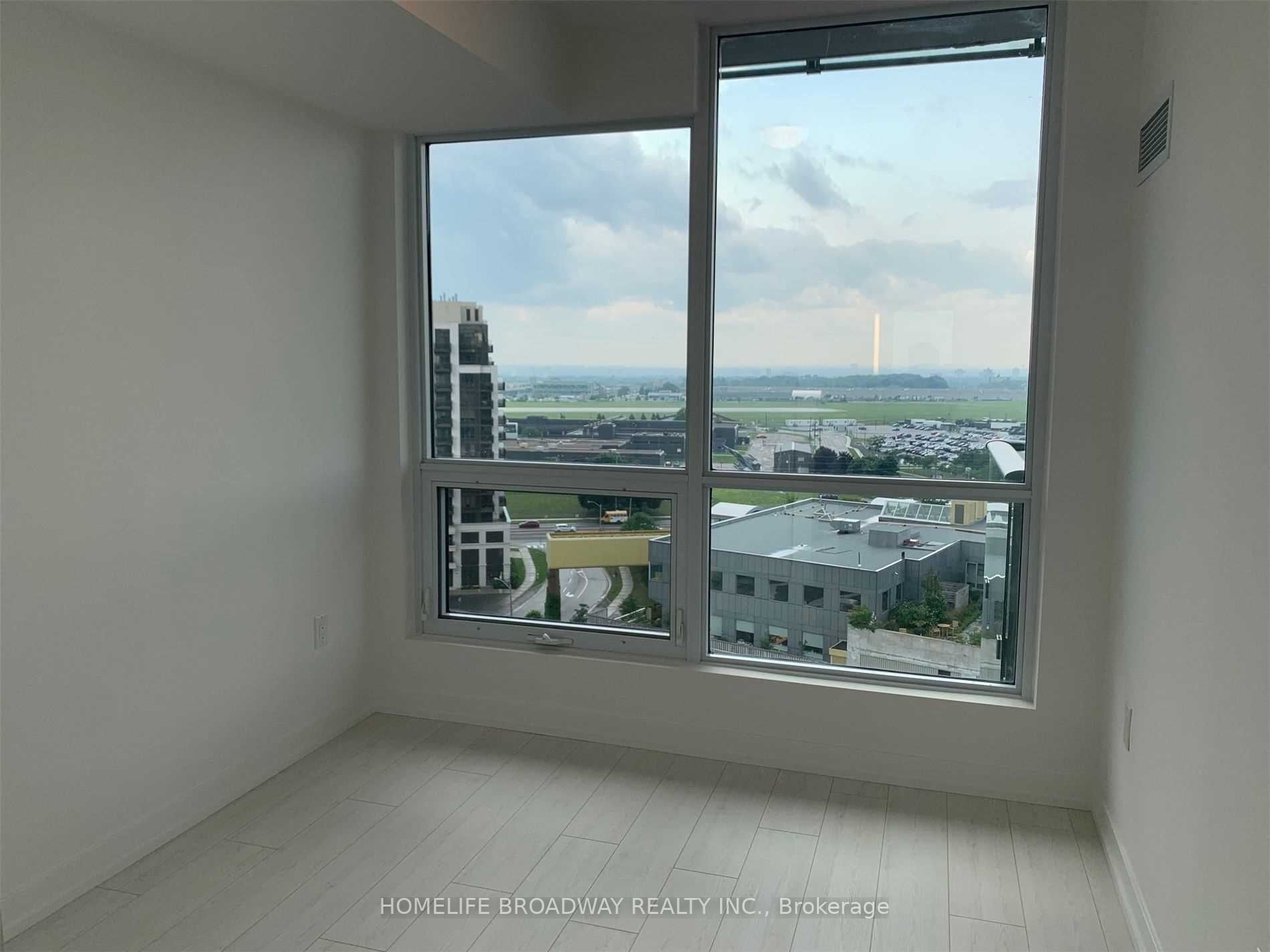 10 De Boers Dr, #1302