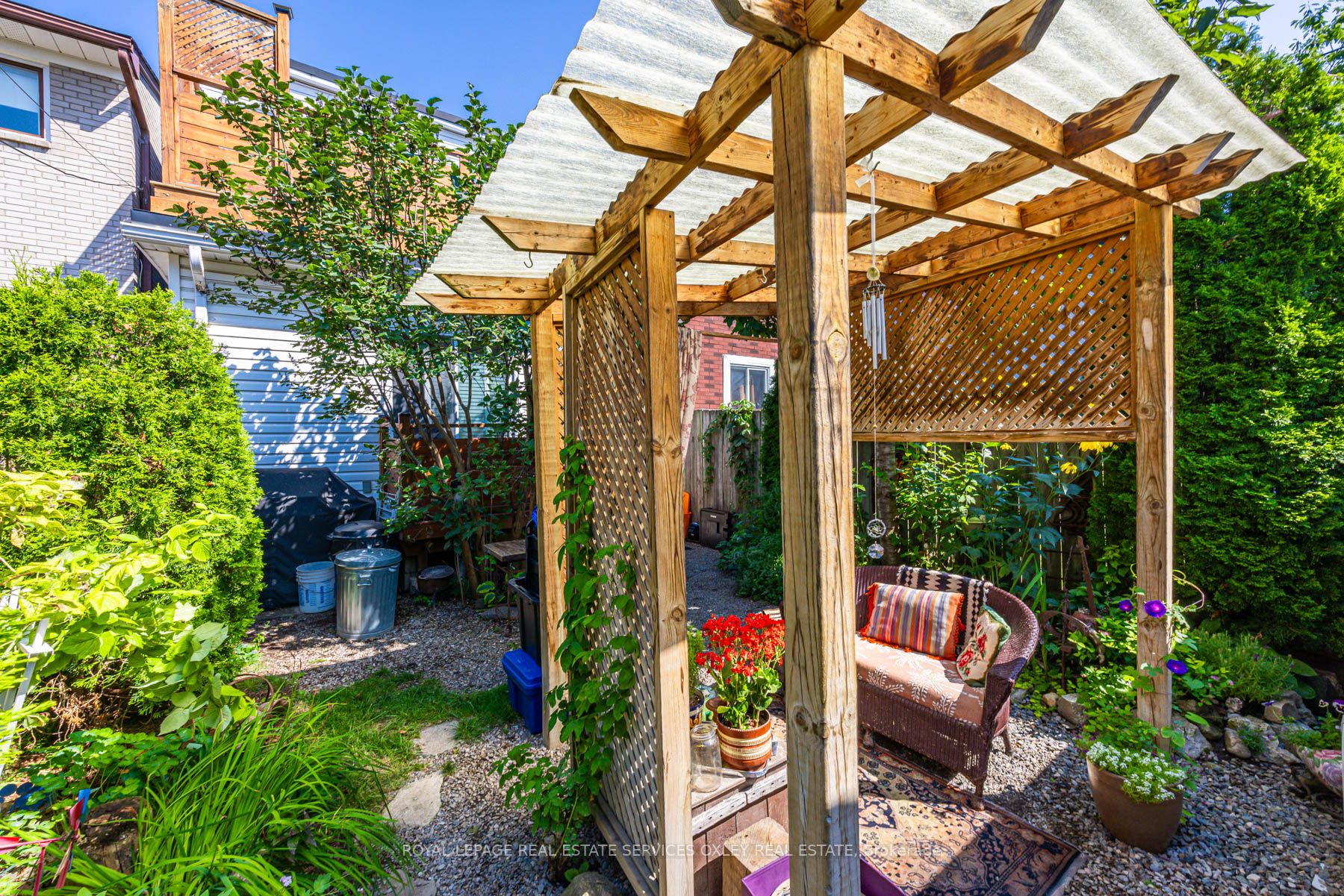 17 Garnet Ave