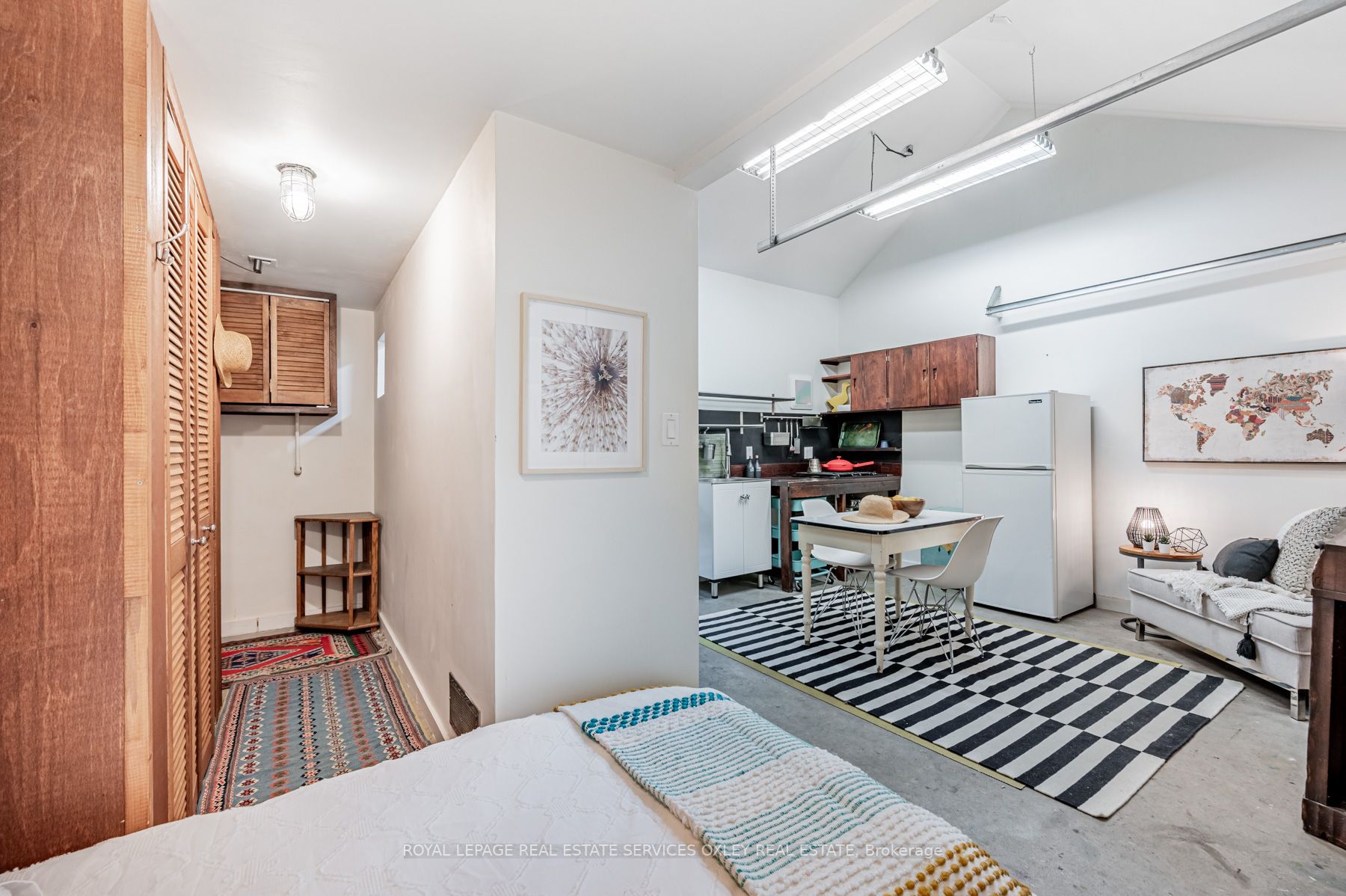17 Garnet Ave