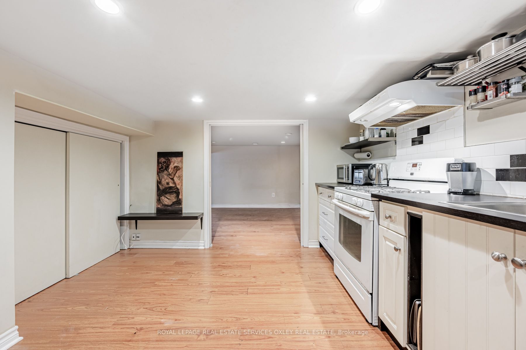 17 Garnet Ave