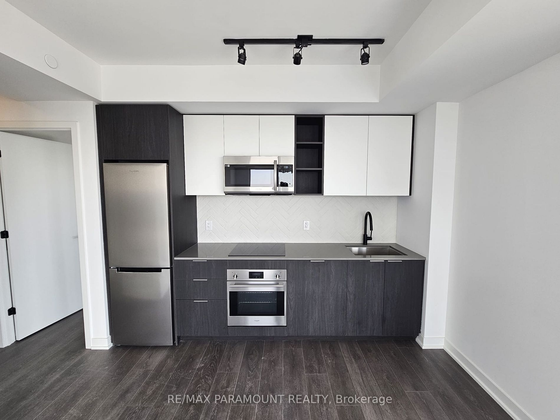Listing W6767210 - Large Photo # 3
