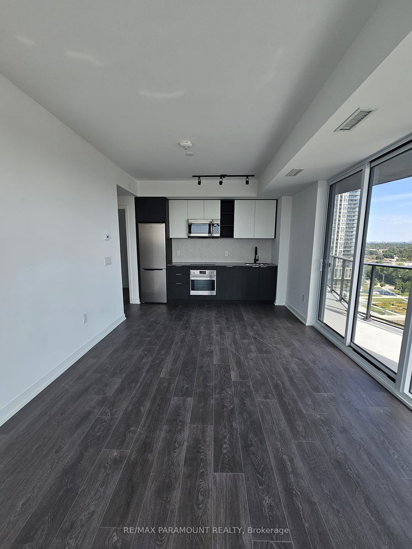 Listing W6767210 - Large Photo # 2