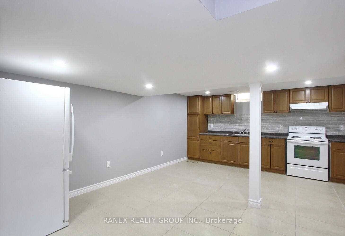 58 Parkview Dr, #Basemen