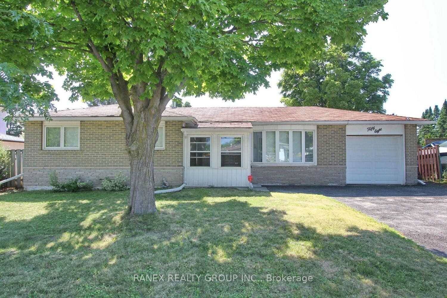 58 Parkview Dr, #Main Fl