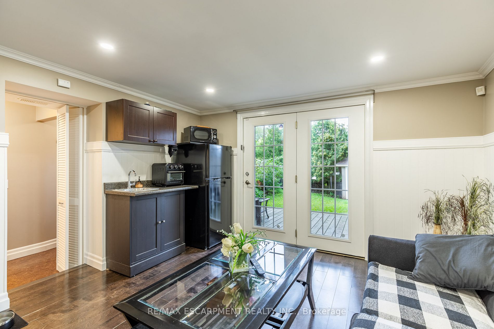 96 Oakdale Dr