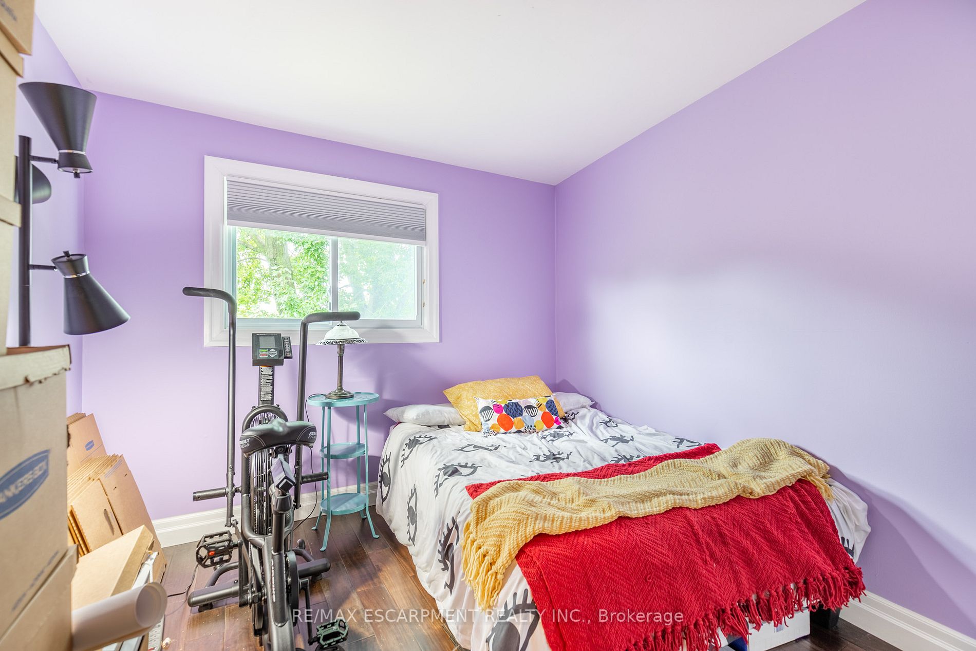 96 Oakdale Dr