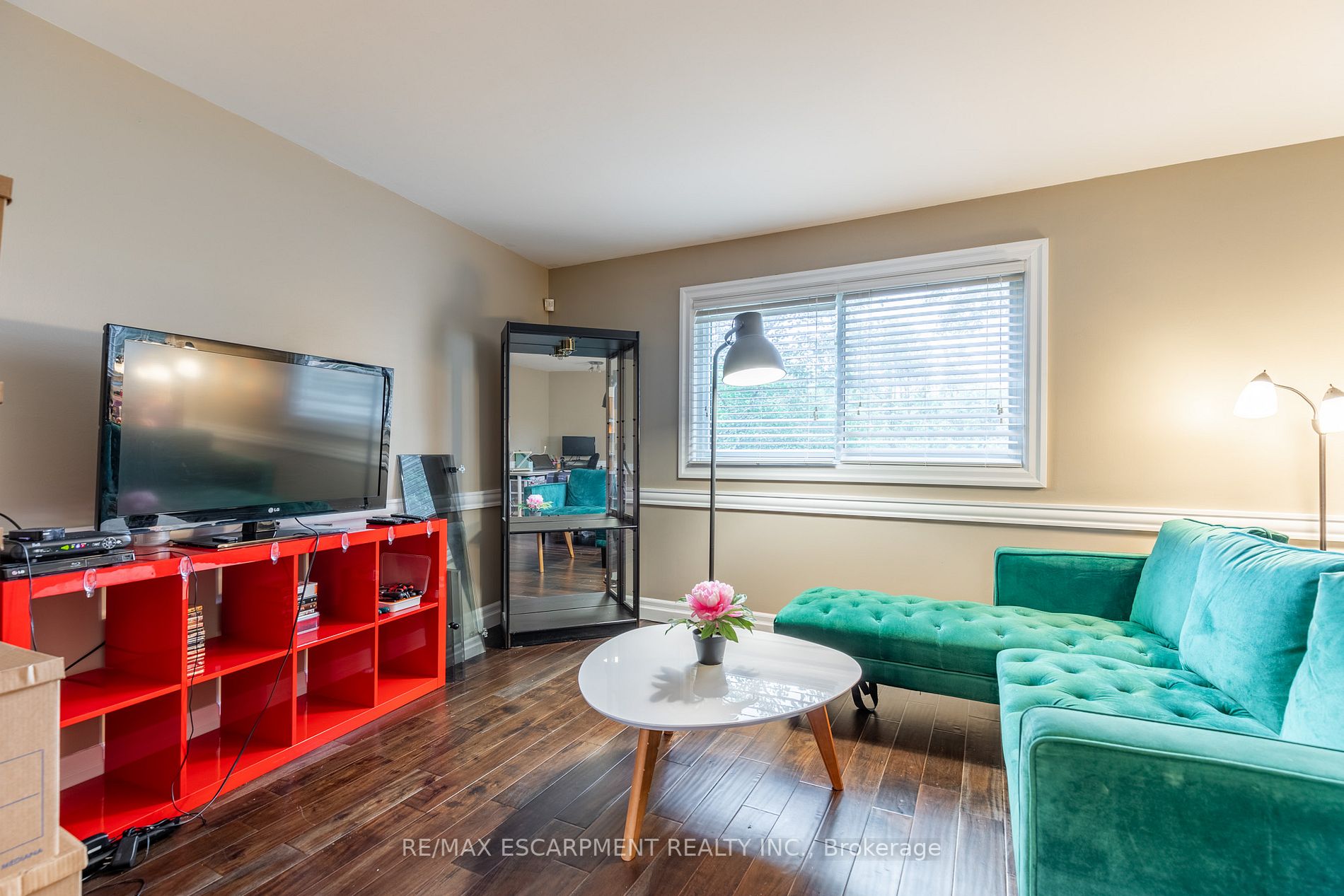96 Oakdale Dr
