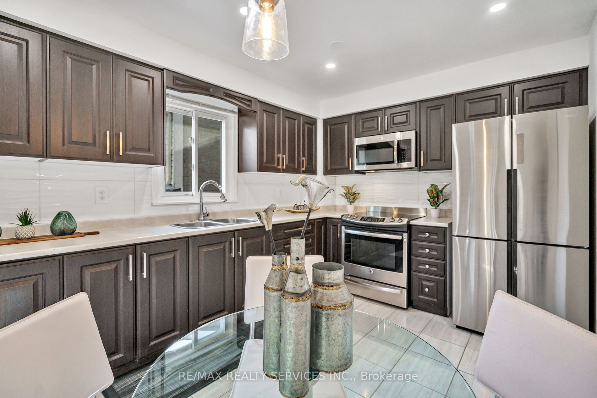 19 Nimrod Cres