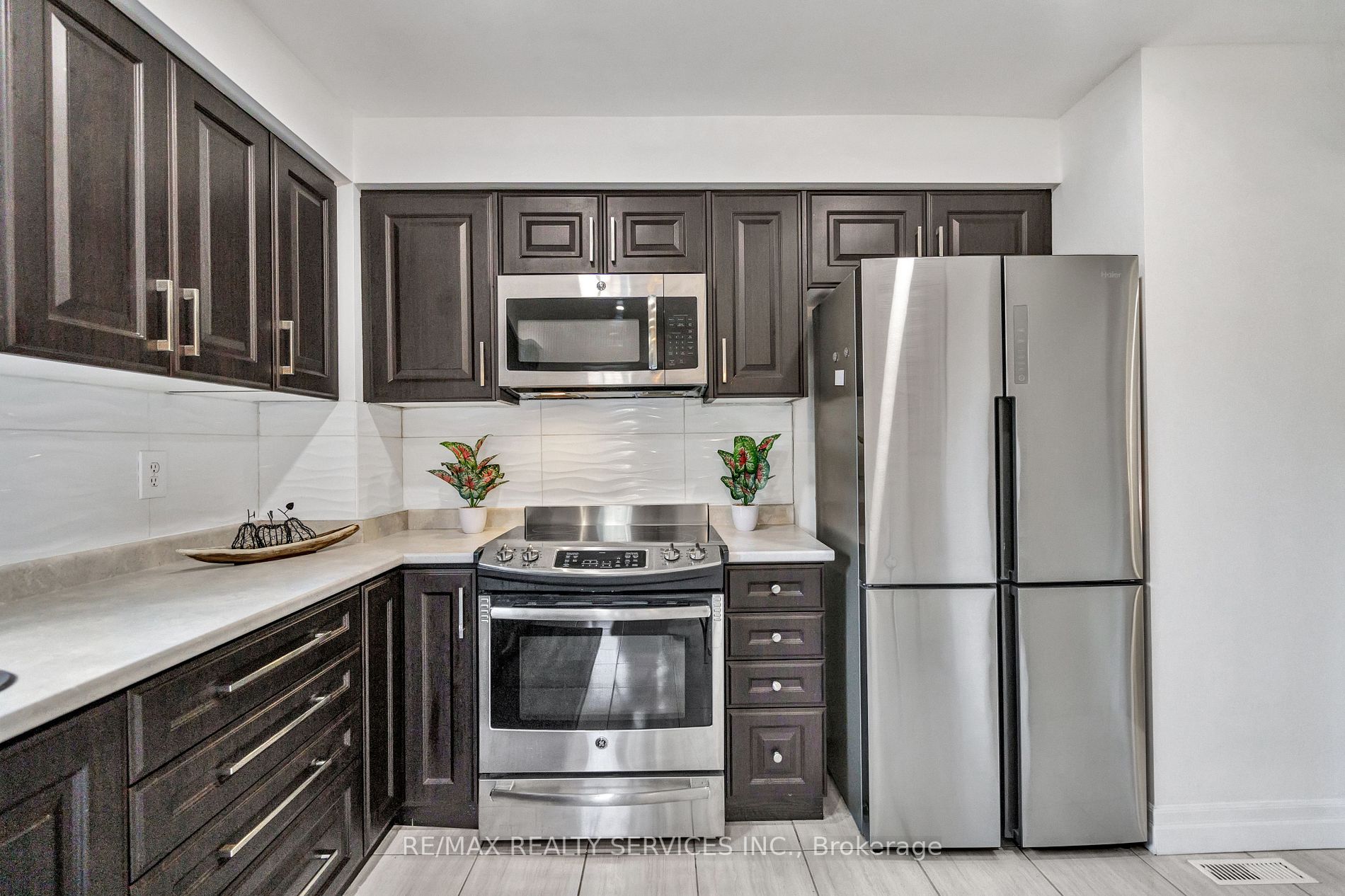 19 Nimrod Cres