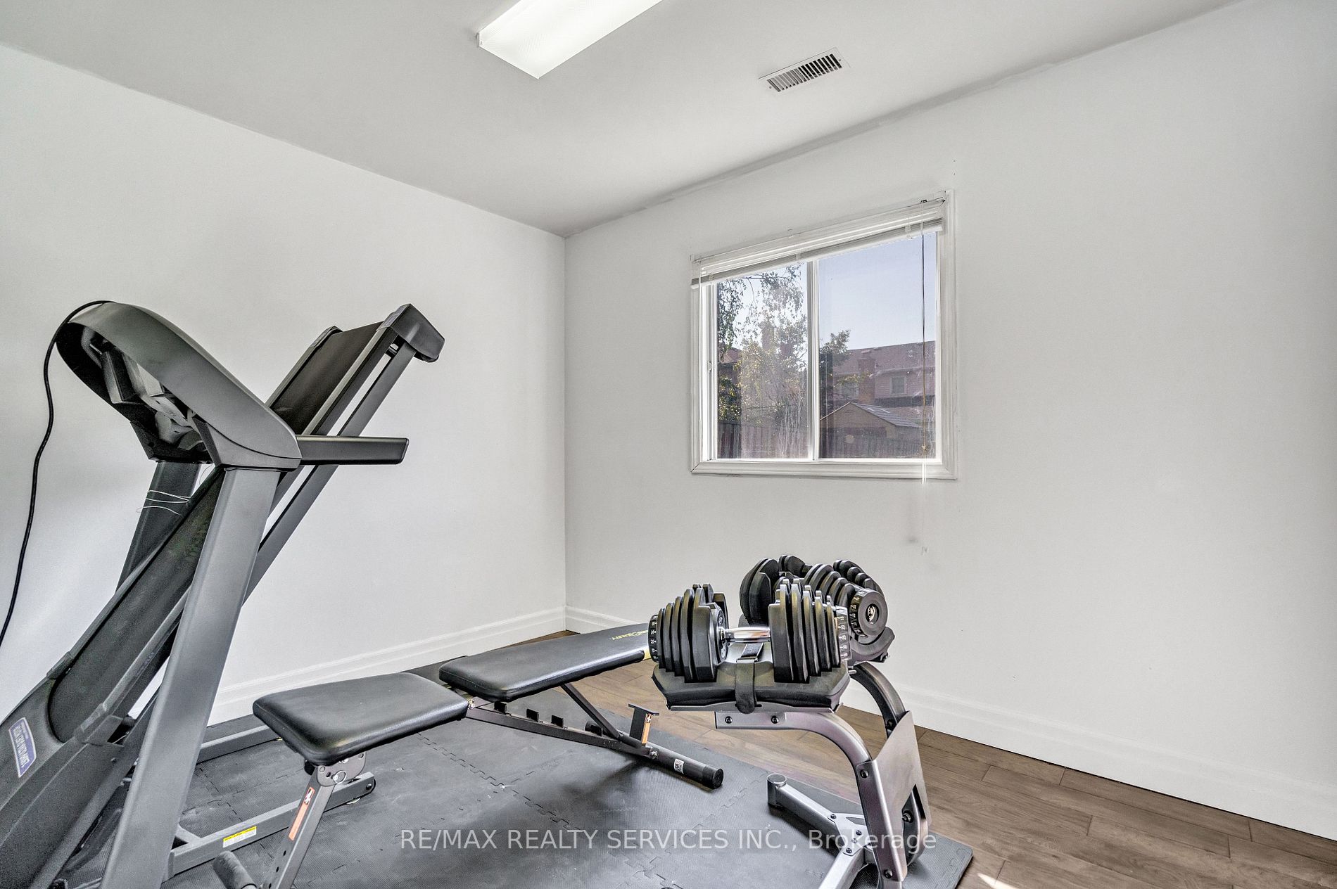 19 Nimrod Cres