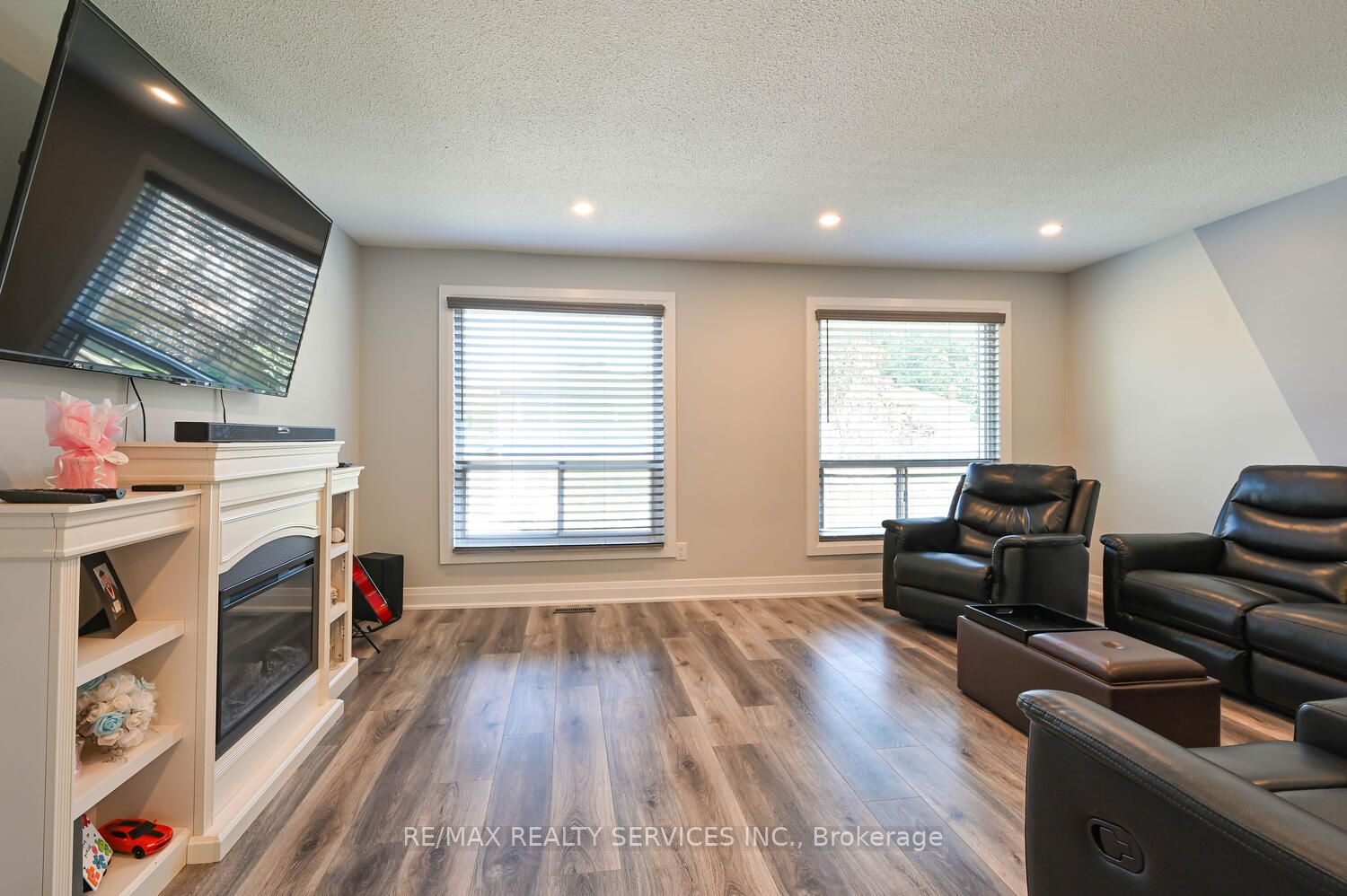 76 Carleton Pl, #76