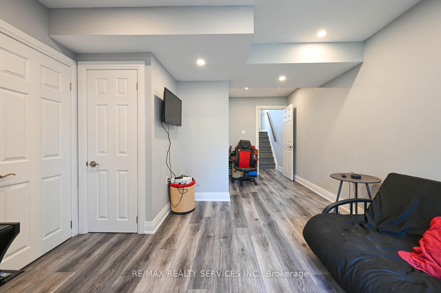76 Carleton Pl, #76