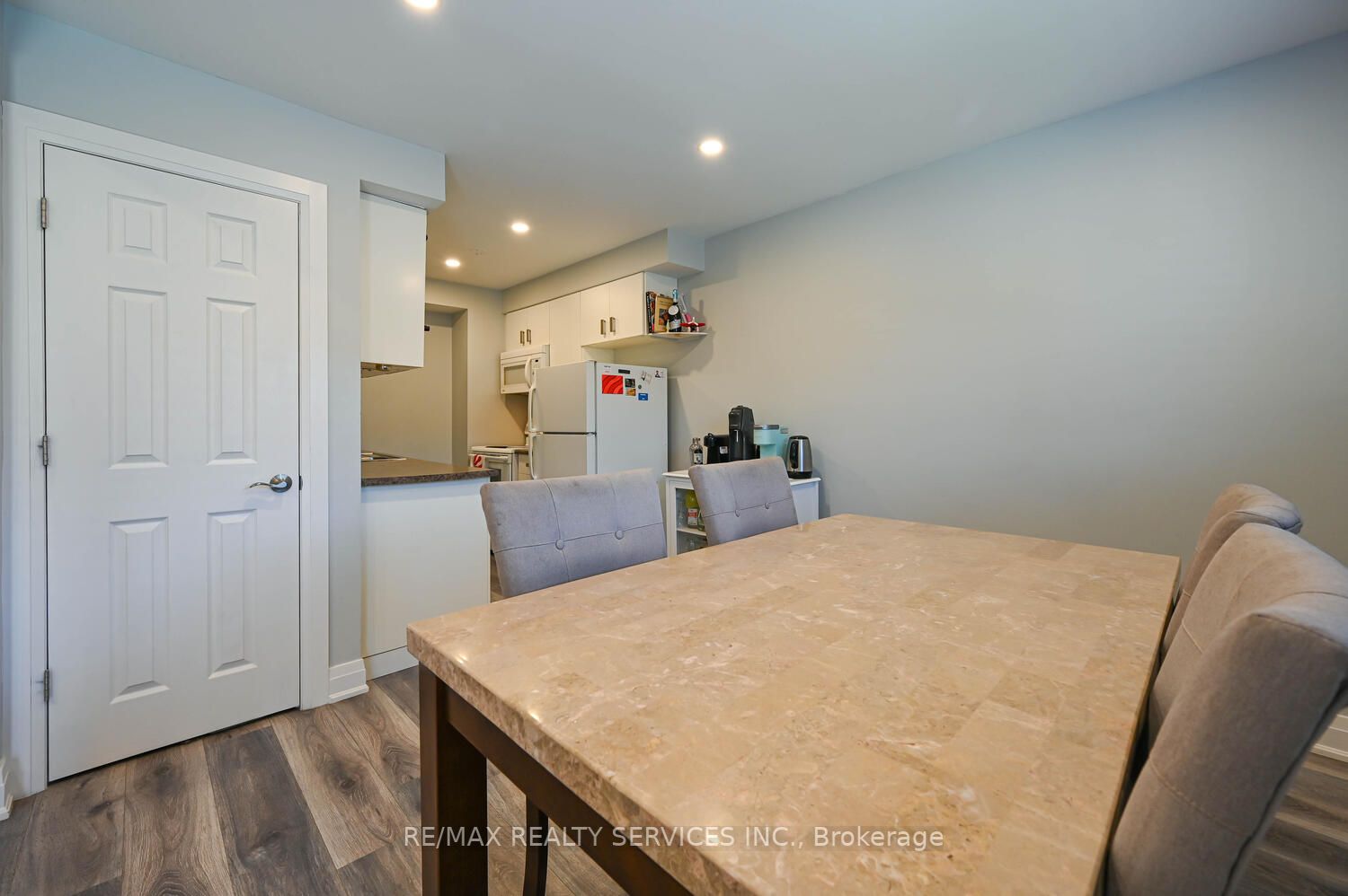 76 Carleton Pl, #76