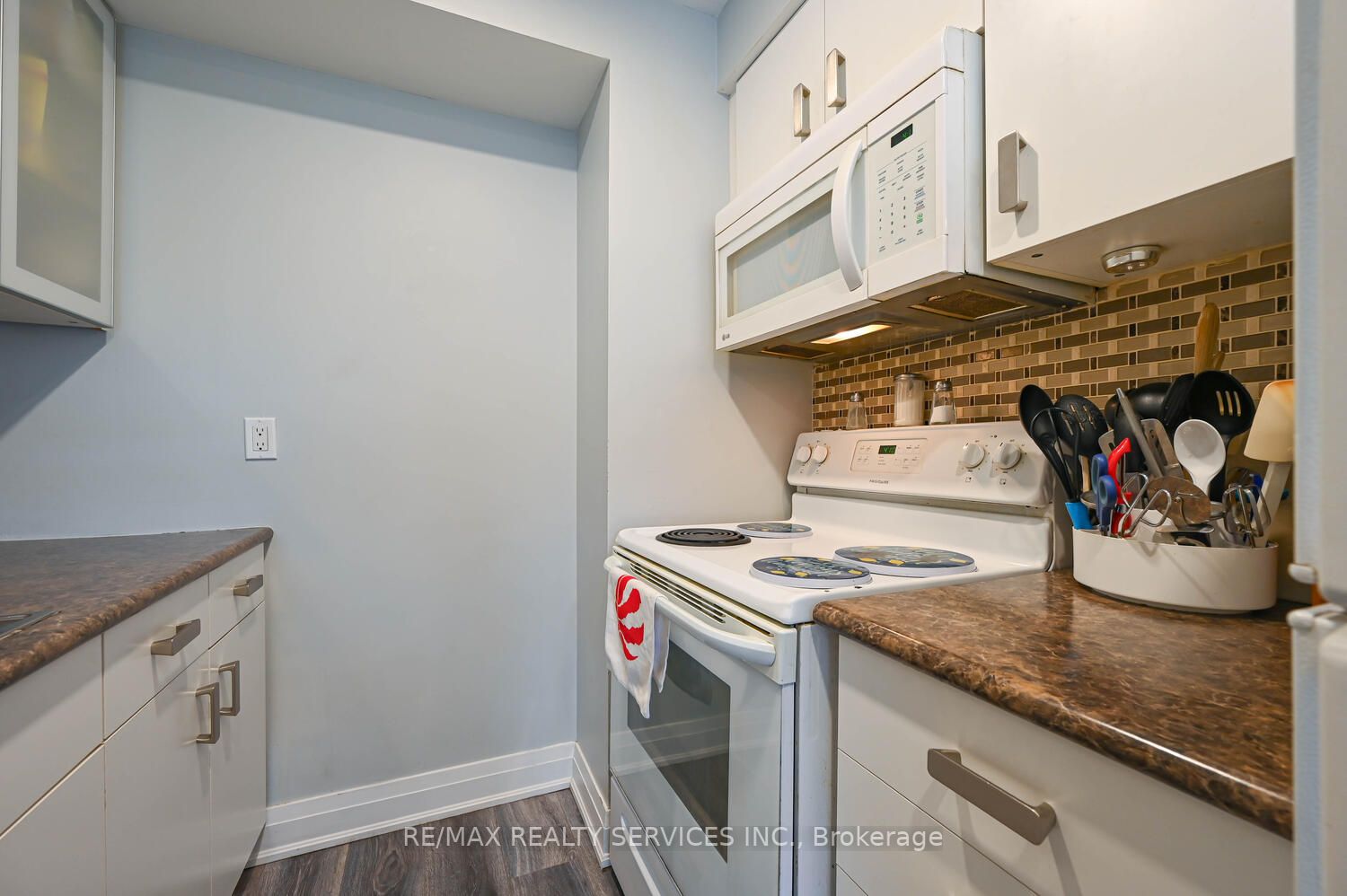 76 Carleton Pl, #76