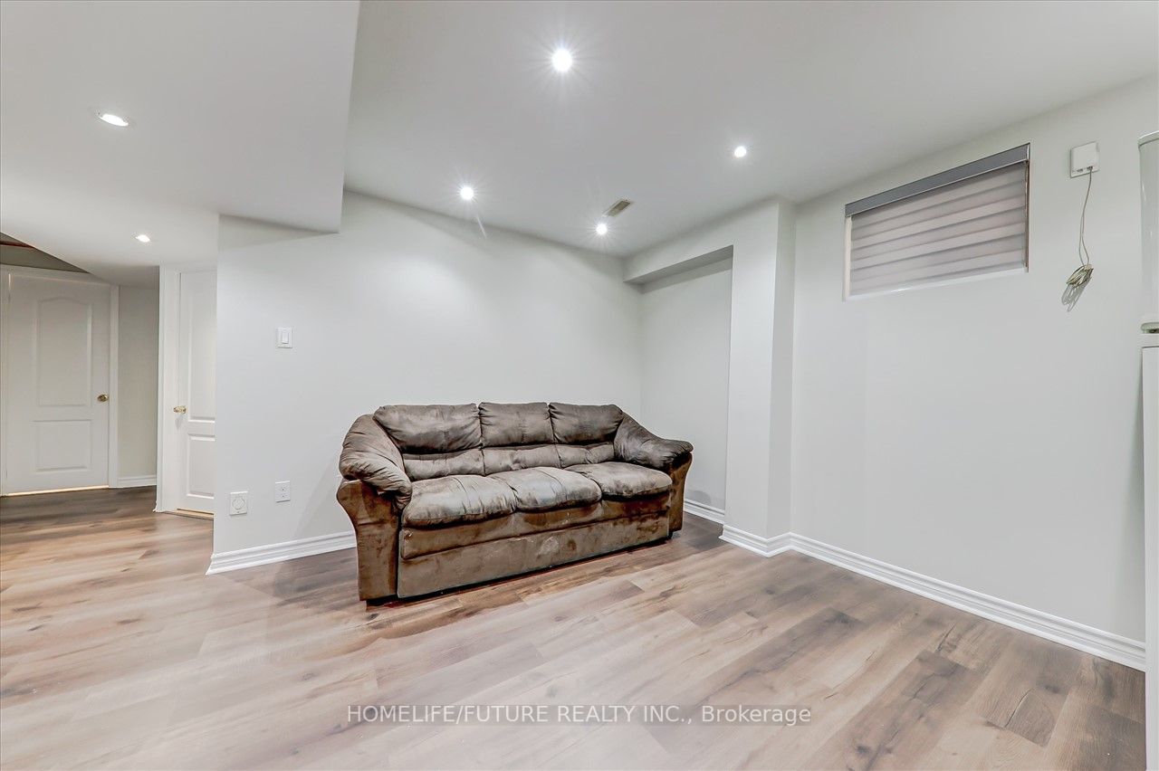 67 Candy Cres