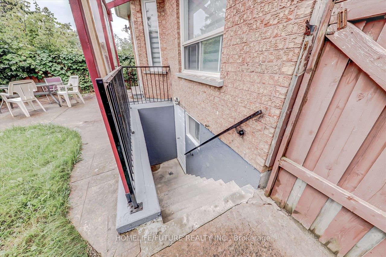 67 Candy Cres