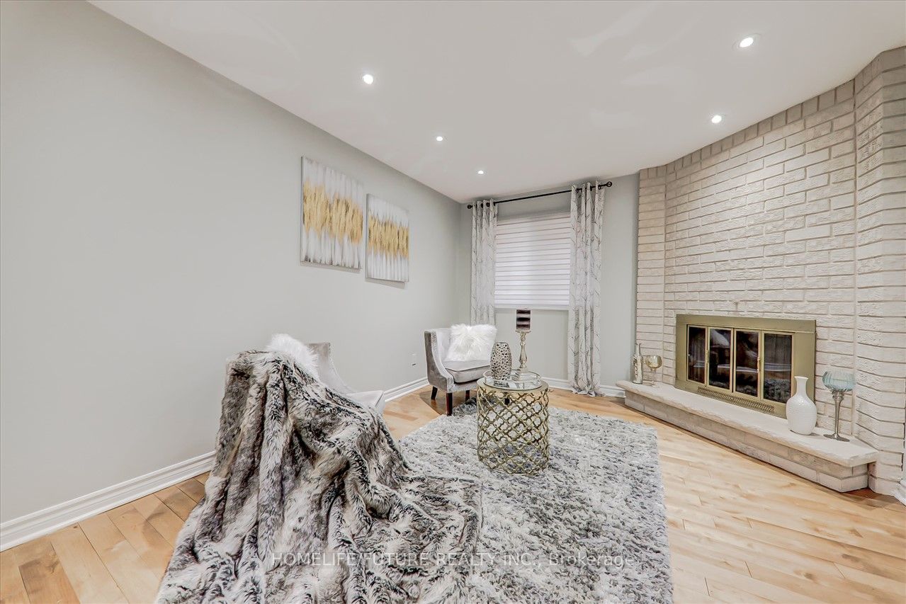 67 Candy Cres
