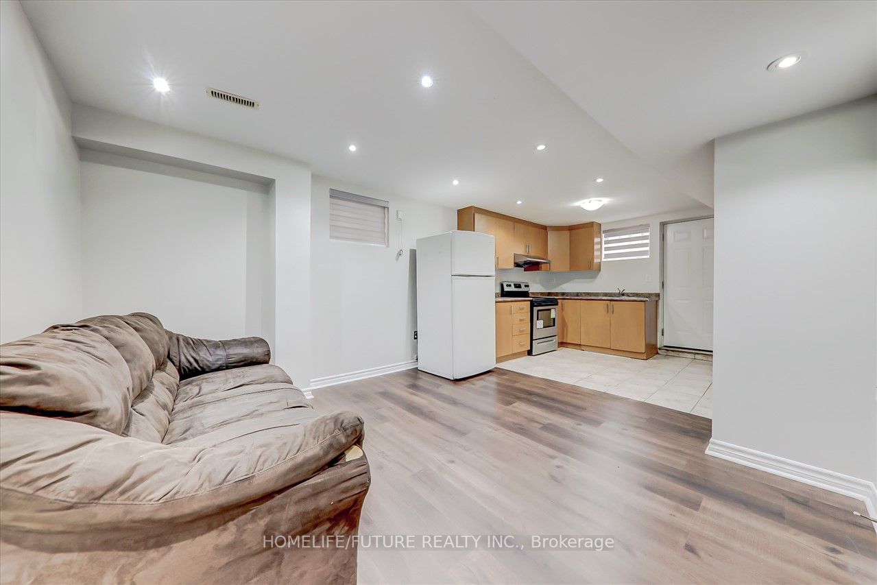 67 Candy Cres