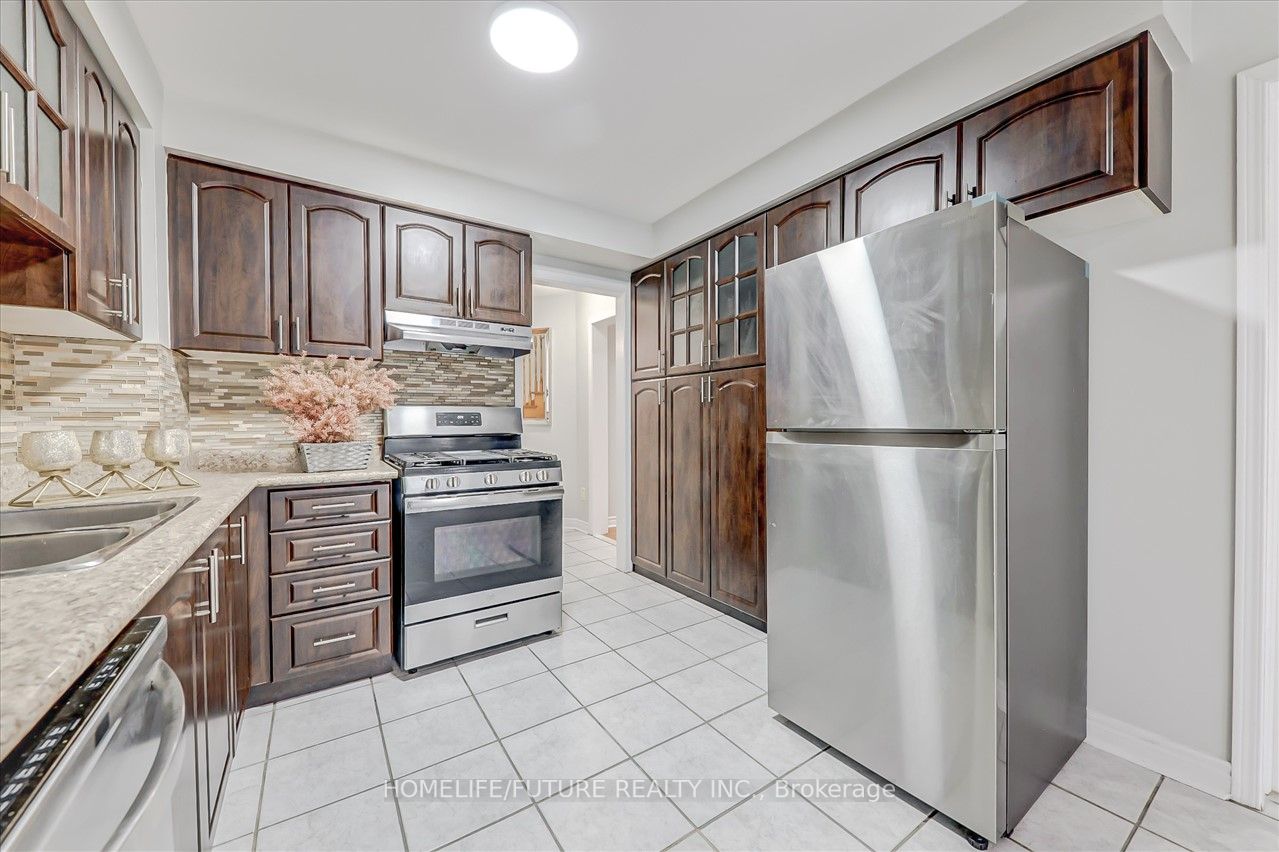 67 Candy Cres