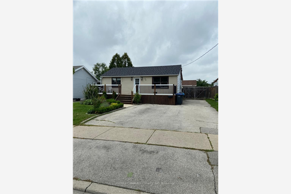 70 Woodward Ave, Brampton