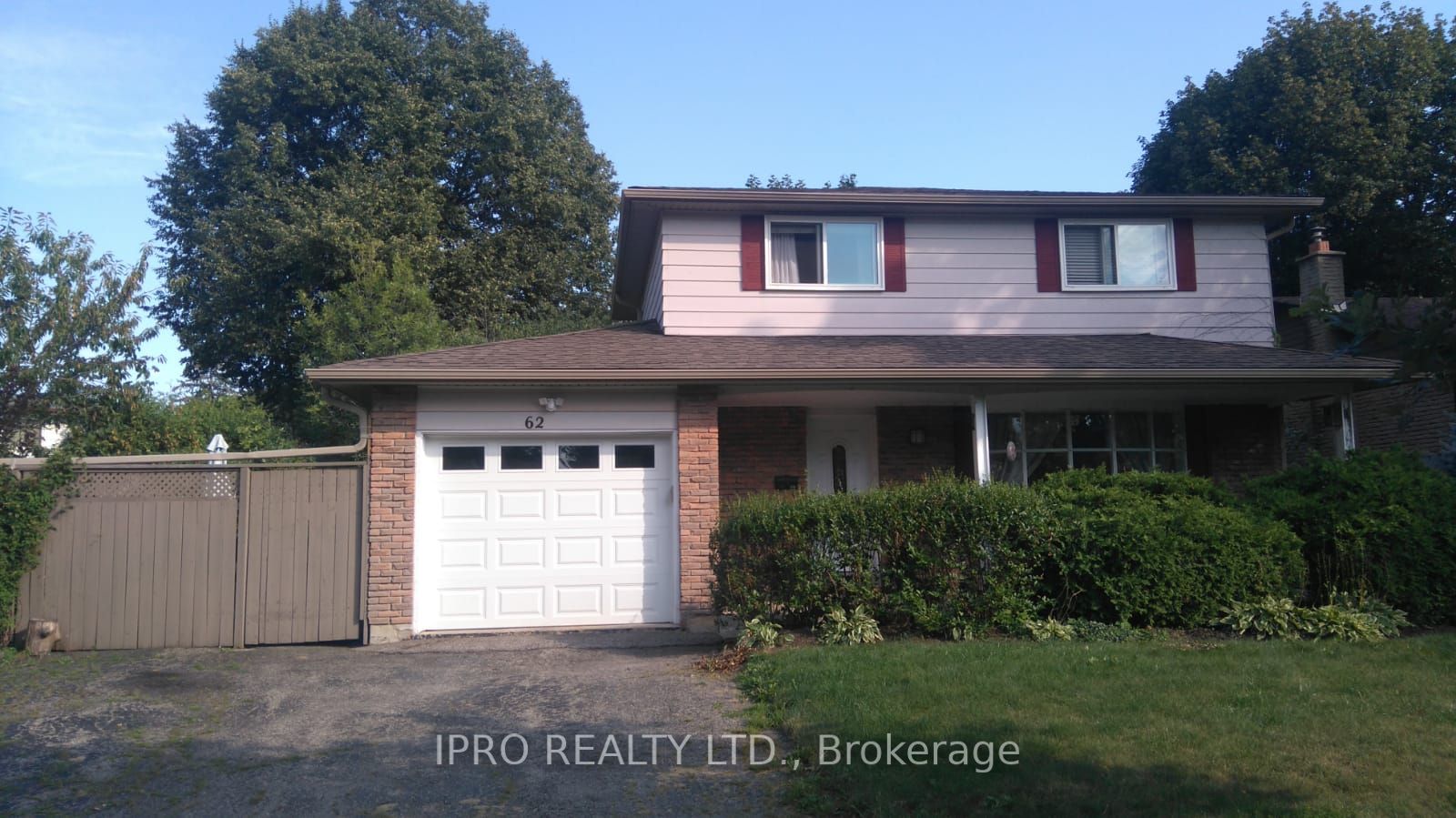 62 Ambleside Drive