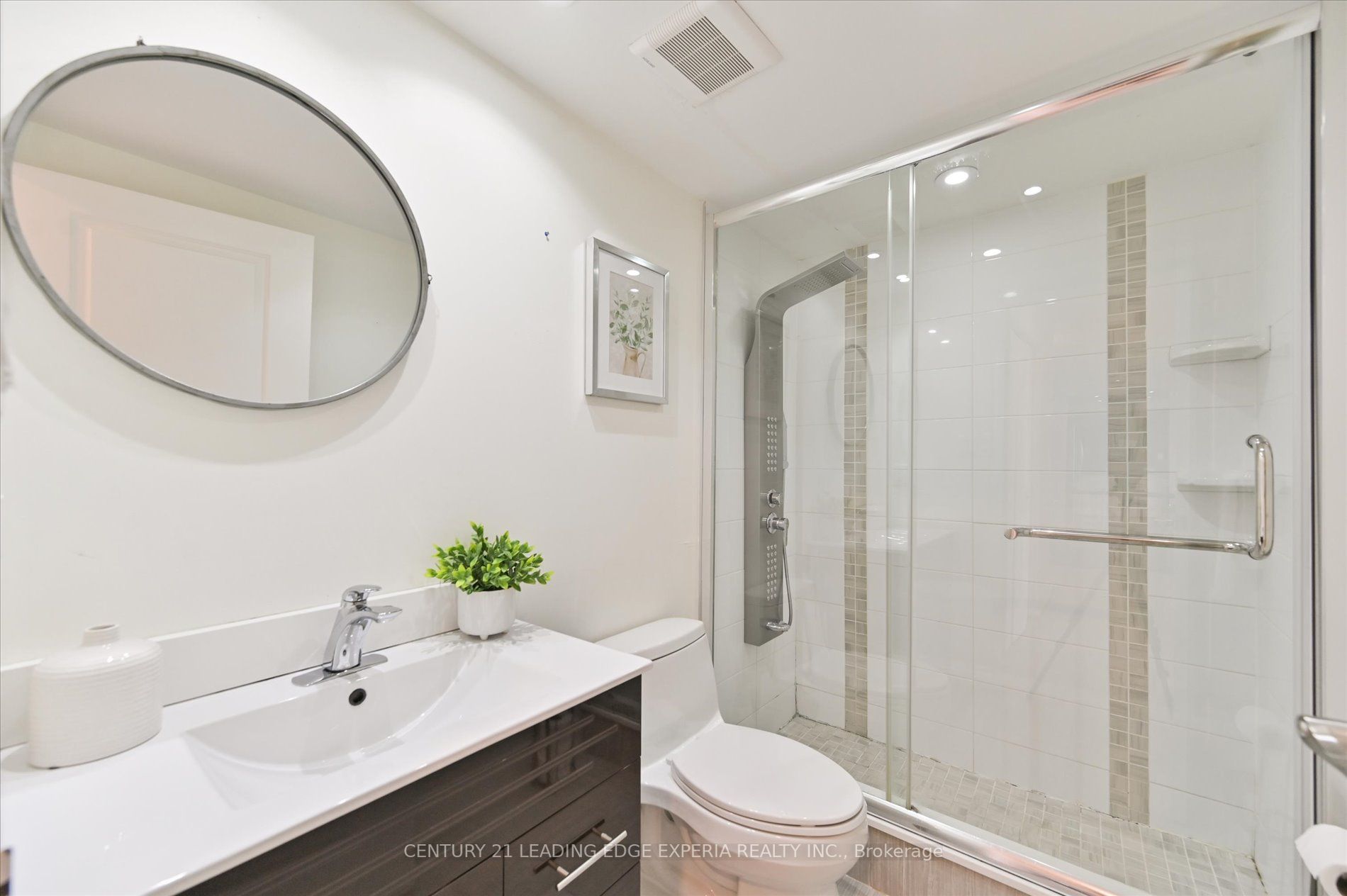 3590 Kaneff Cres, #604