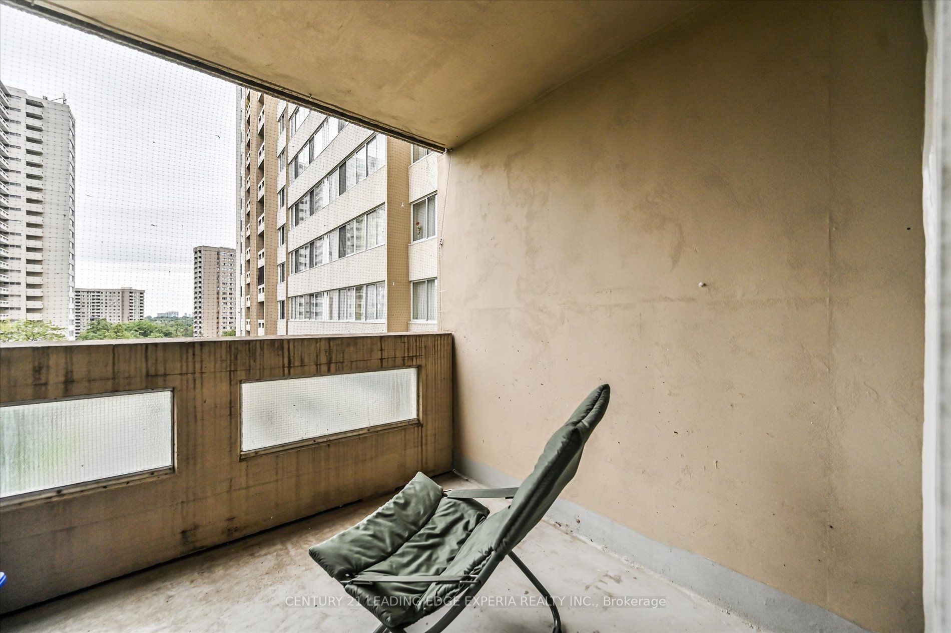 3590 Kaneff Cres, #604