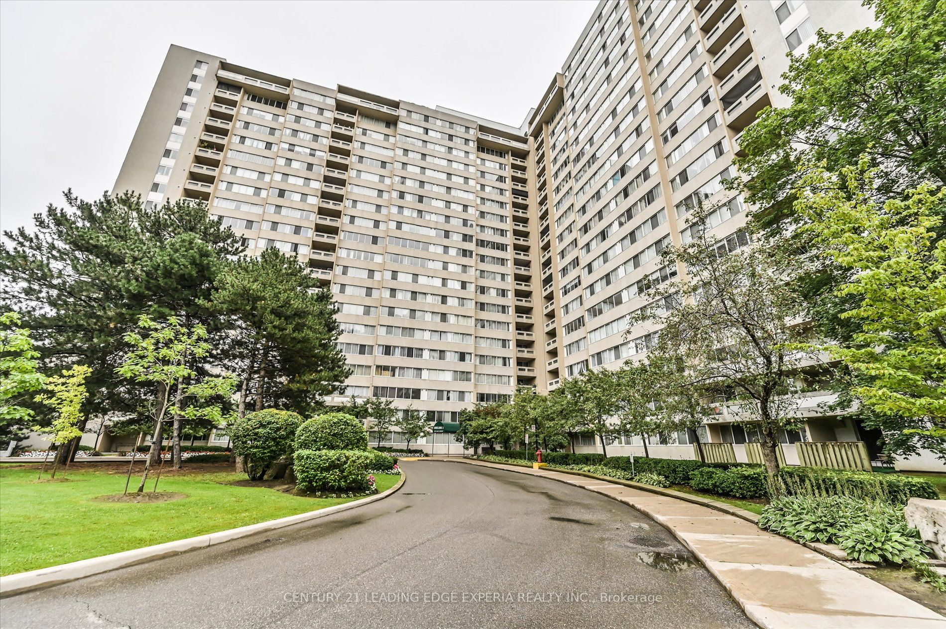 3590 Kaneff Cres, #604