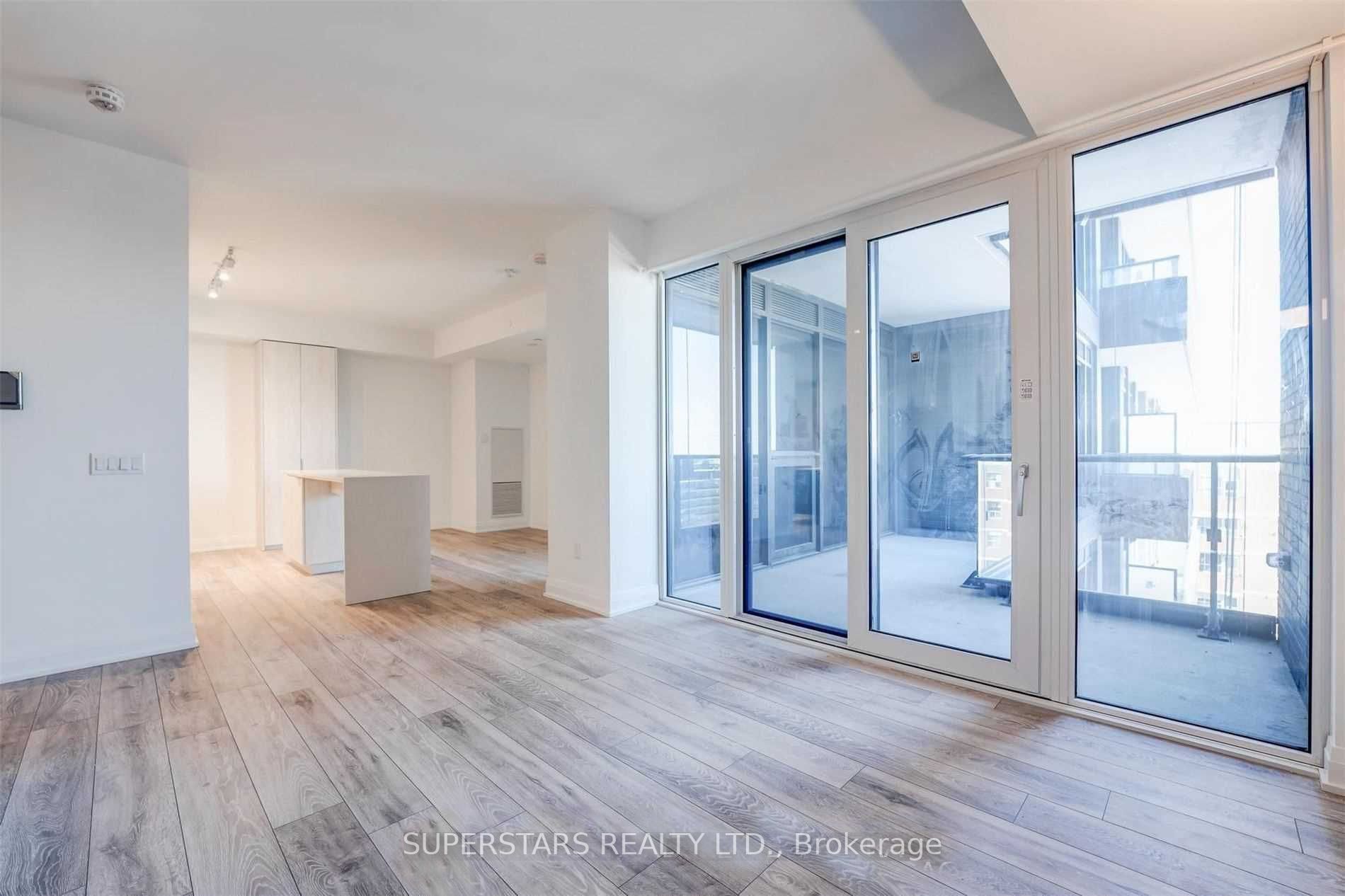 21 Park Street E, #1001
