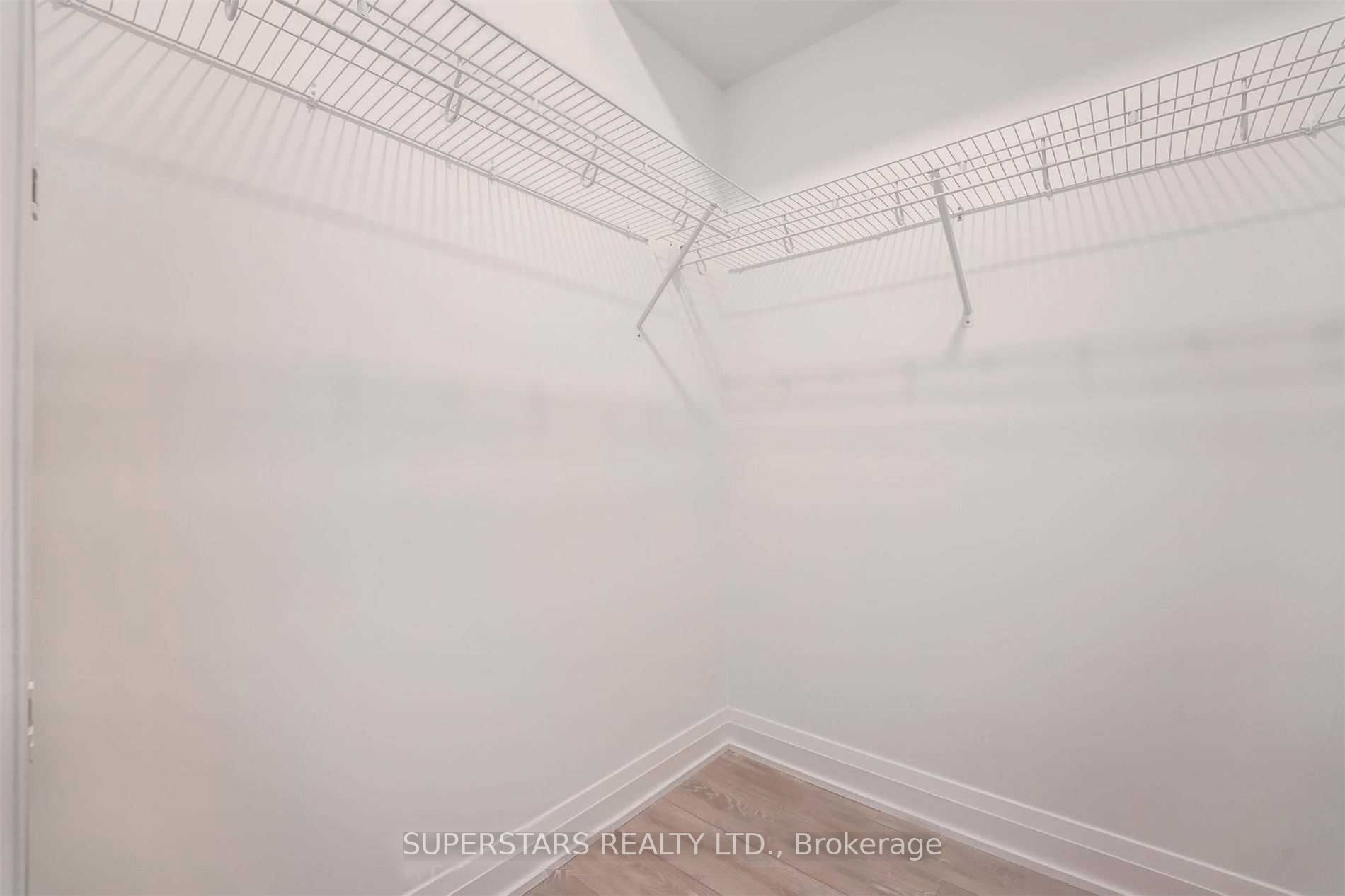 21 Park Street E, #1001