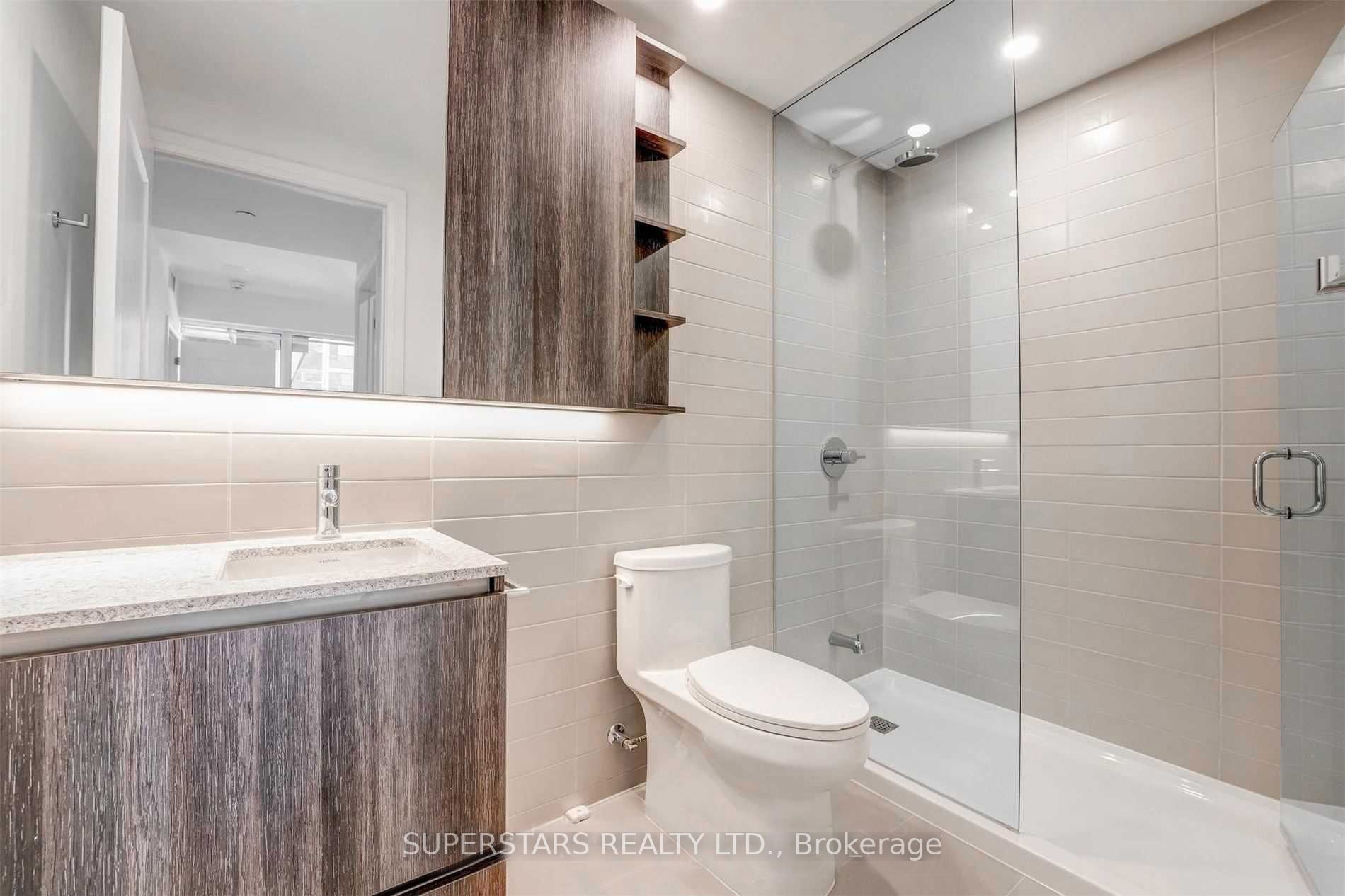 21 Park Street E, #1001