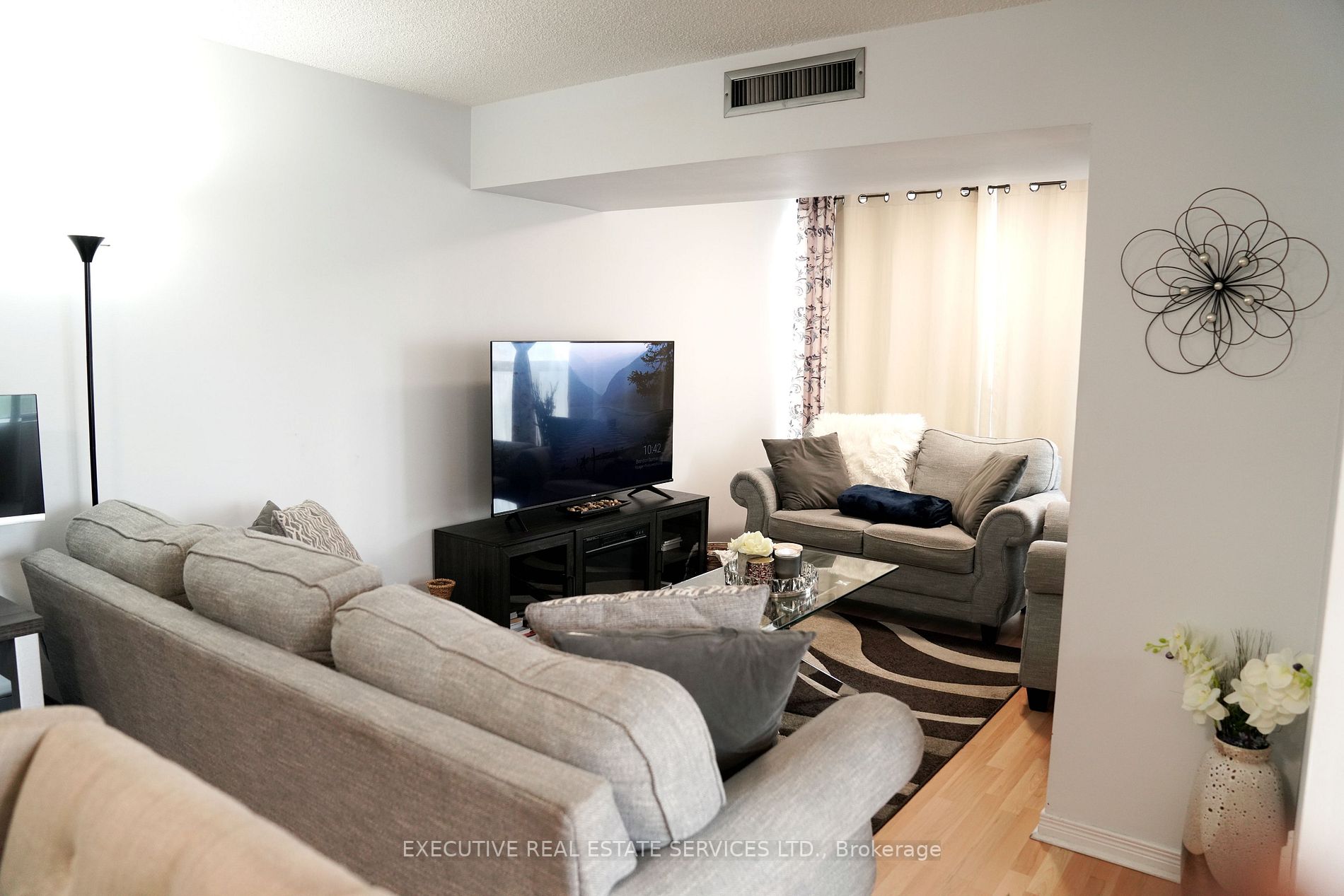 25 Agnes St, #409