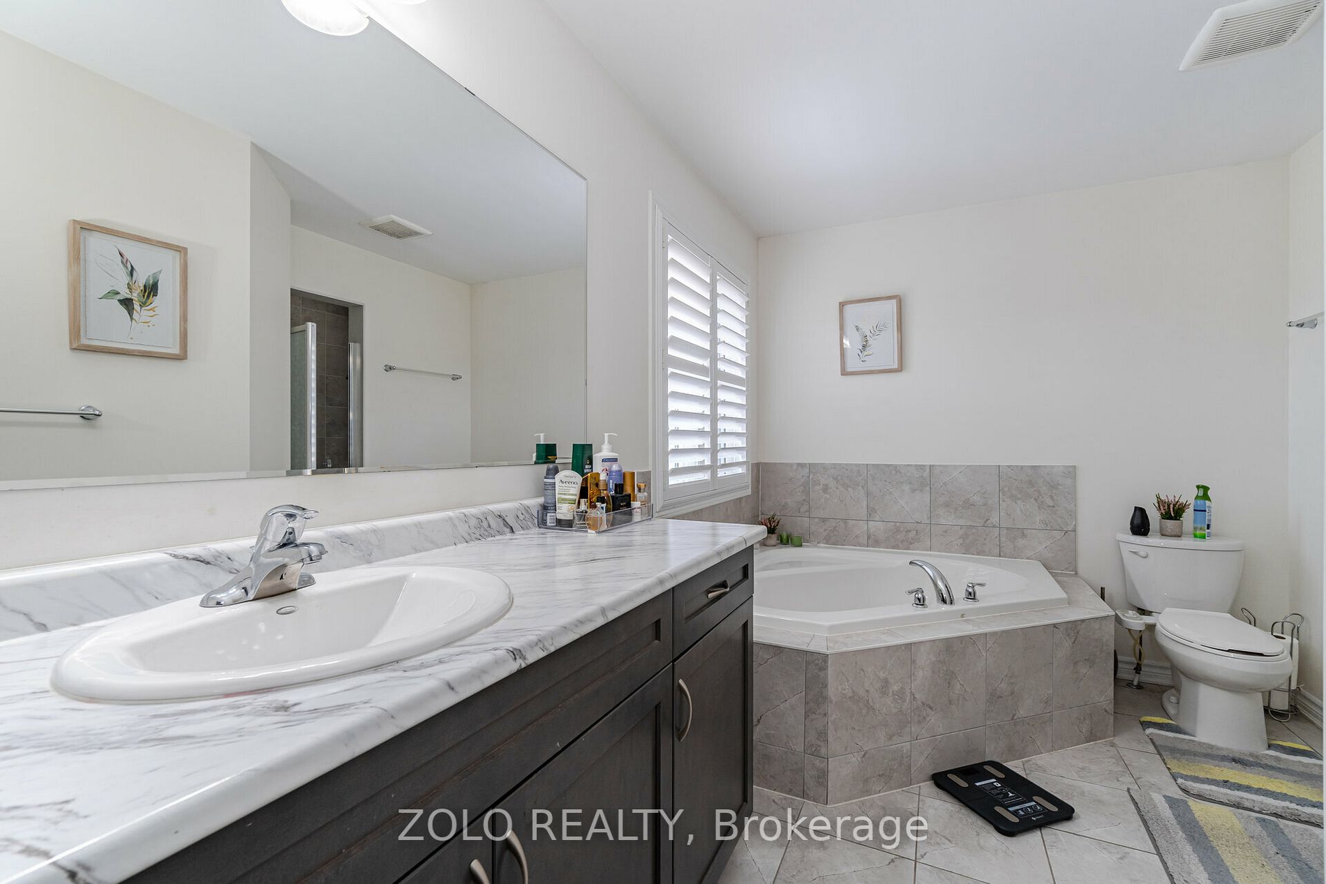 160 Thornbush Blvd
