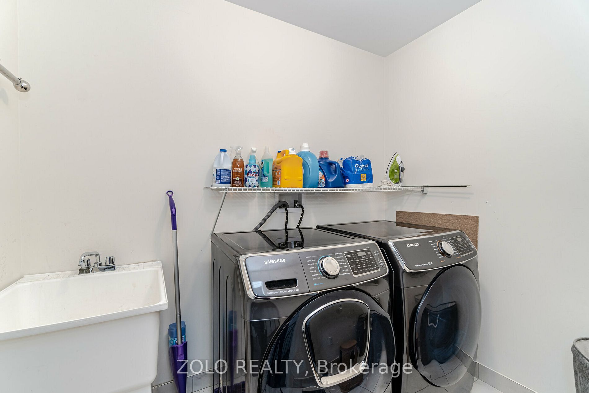 160 Thornbush Blvd