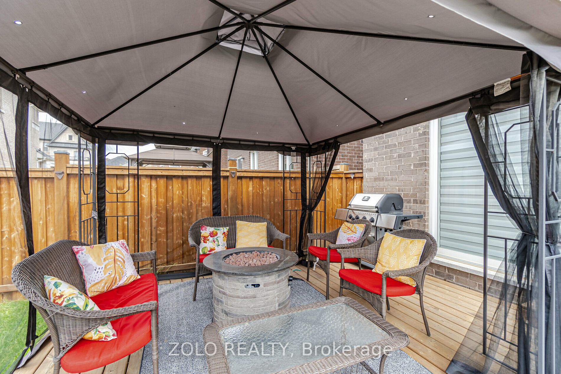 160 Thornbush Blvd