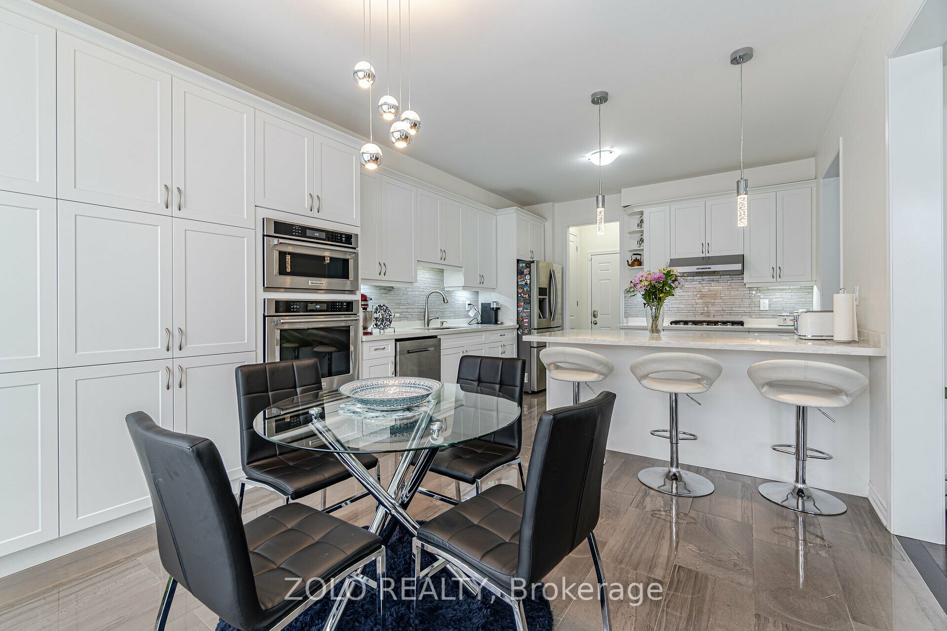 160 Thornbush Blvd