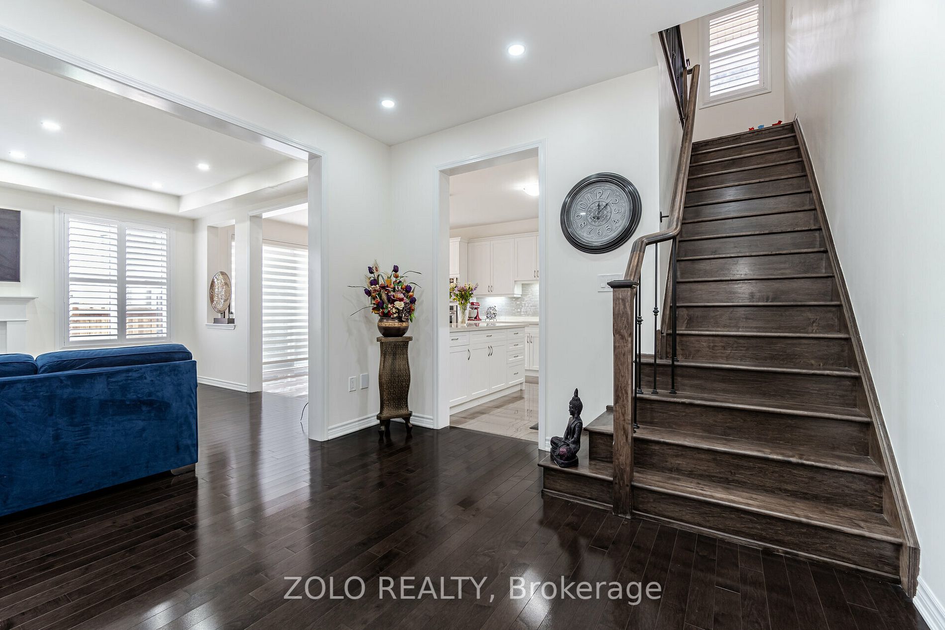 160 Thornbush Blvd