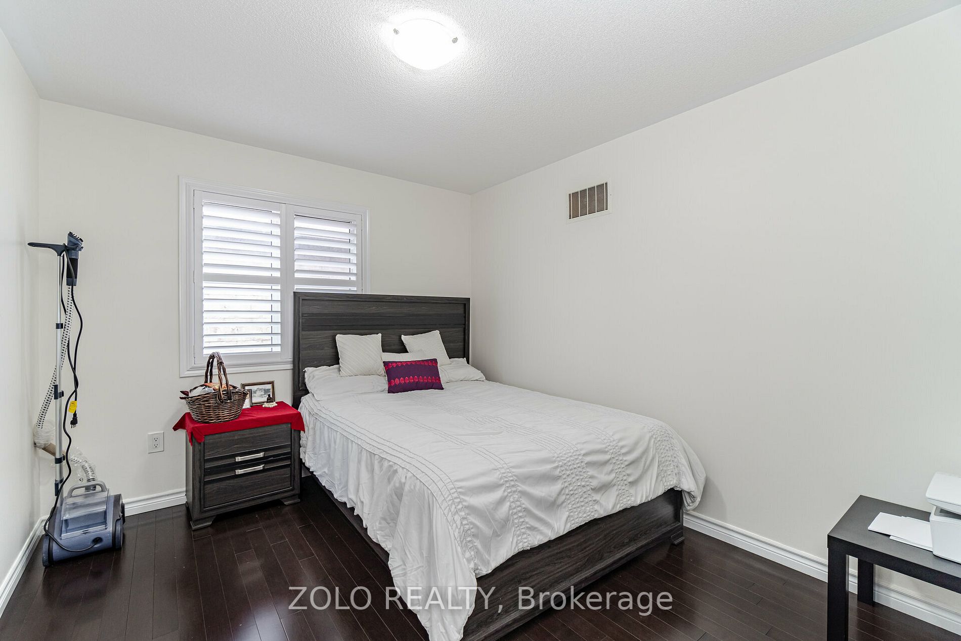 160 Thornbush Blvd