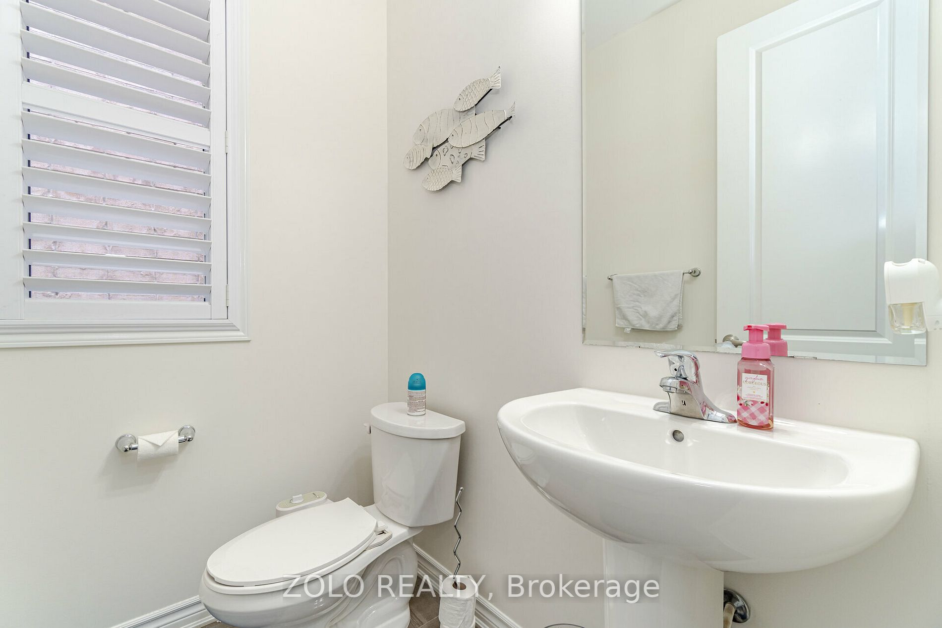 160 Thornbush Blvd