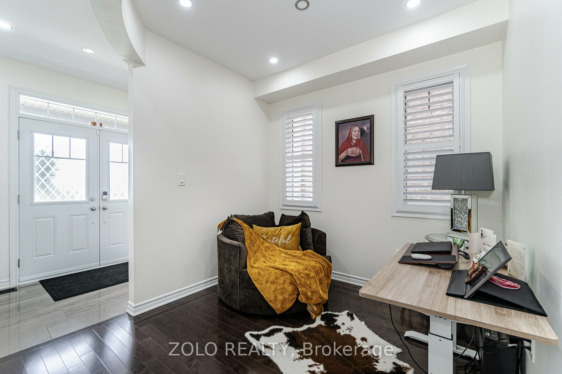 160 Thornbush Blvd