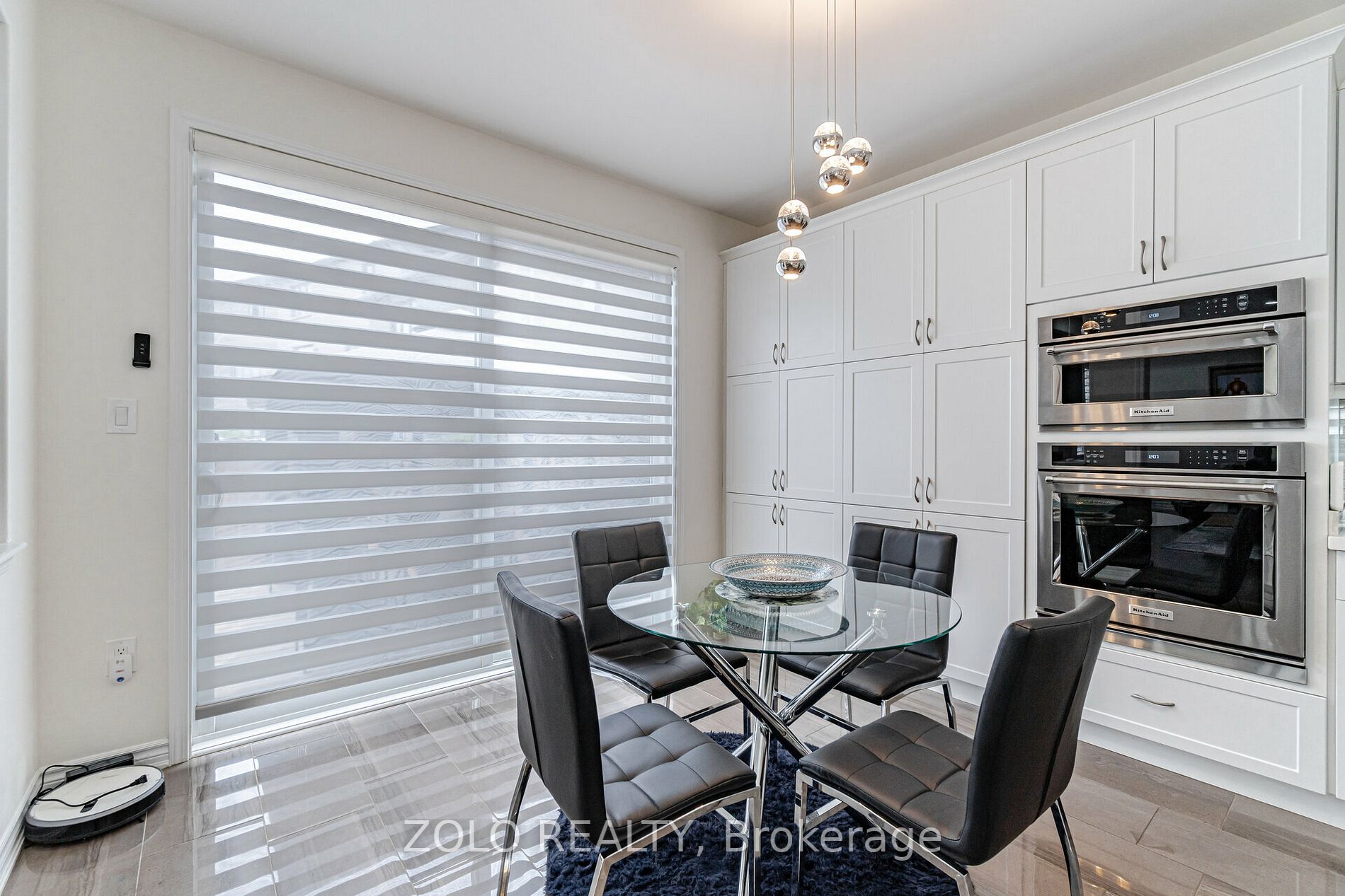160 Thornbush Blvd