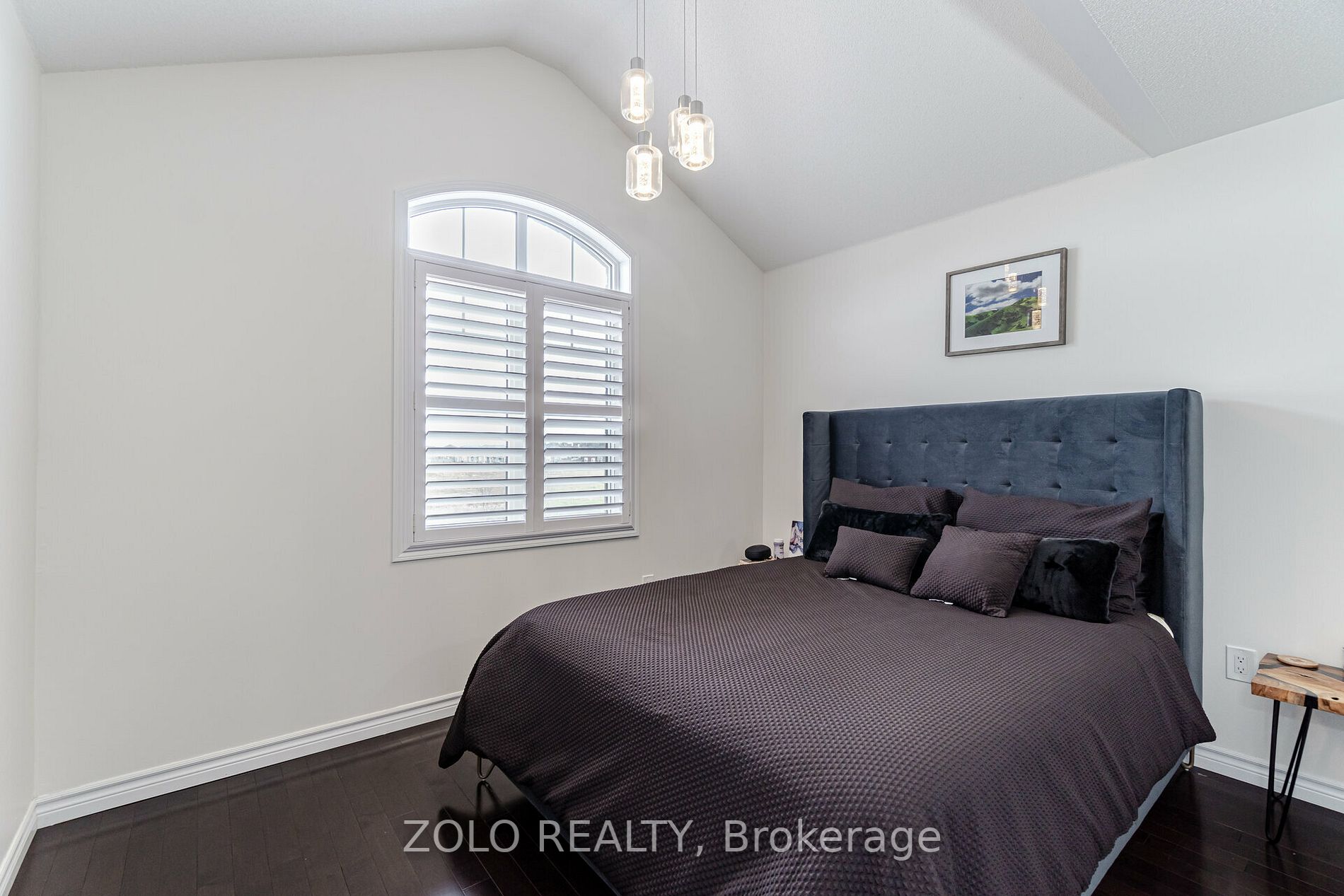160 Thornbush Blvd