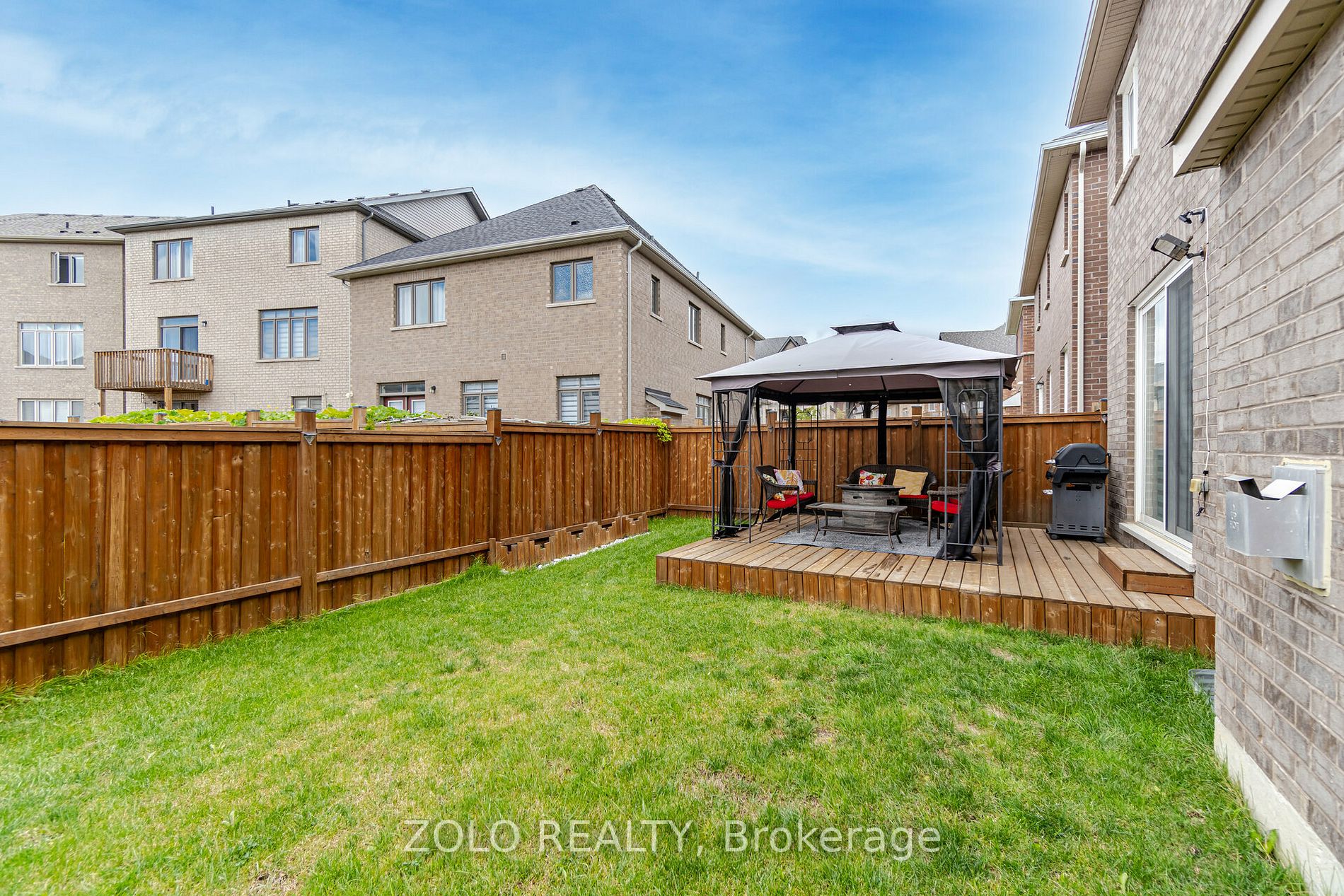 160 Thornbush Blvd